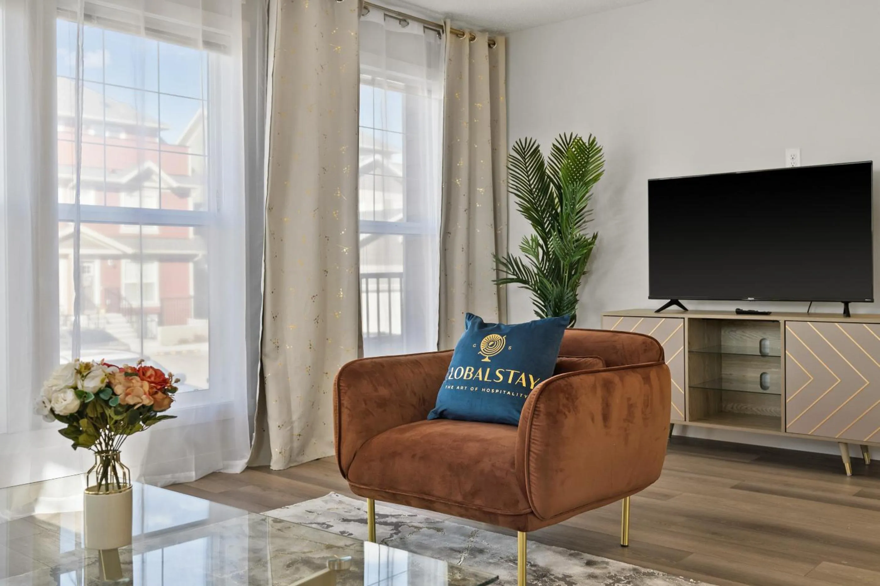 TV and multimedia in GLOBALSTAY New Apartments in Cranbrook Free street parking