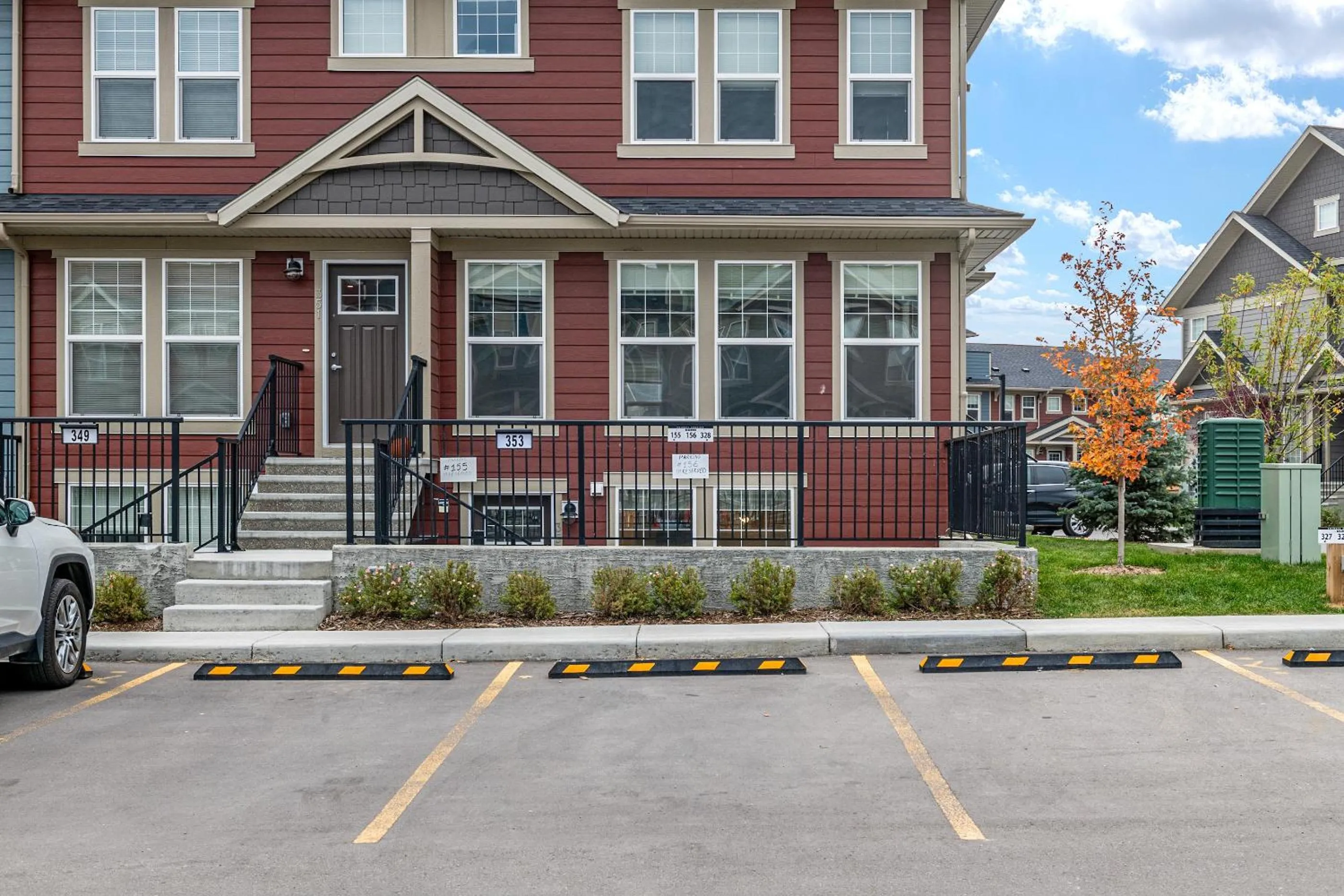 Property building in GLOBALSTAY New Apartments in Cranbrook Free street parking