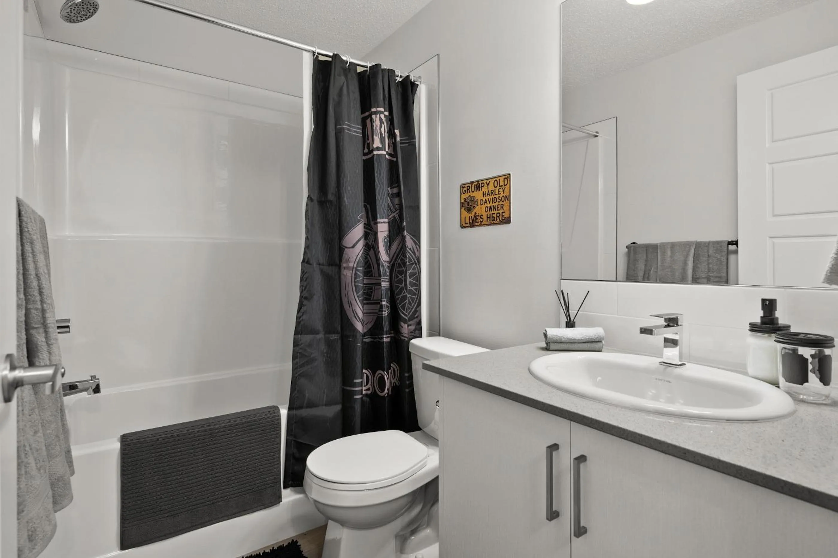Shower in GLOBALSTAY New Apartments in Cranbrook Free street parking