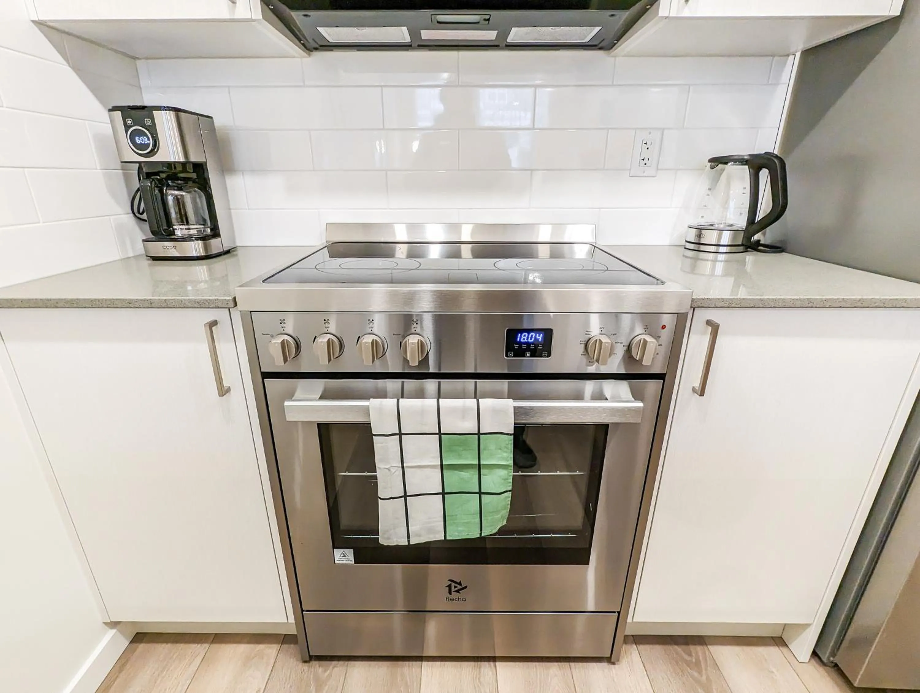 Coffee/tea facilities in GLOBALSTAY New Apartments in Cranbrook Free street parking