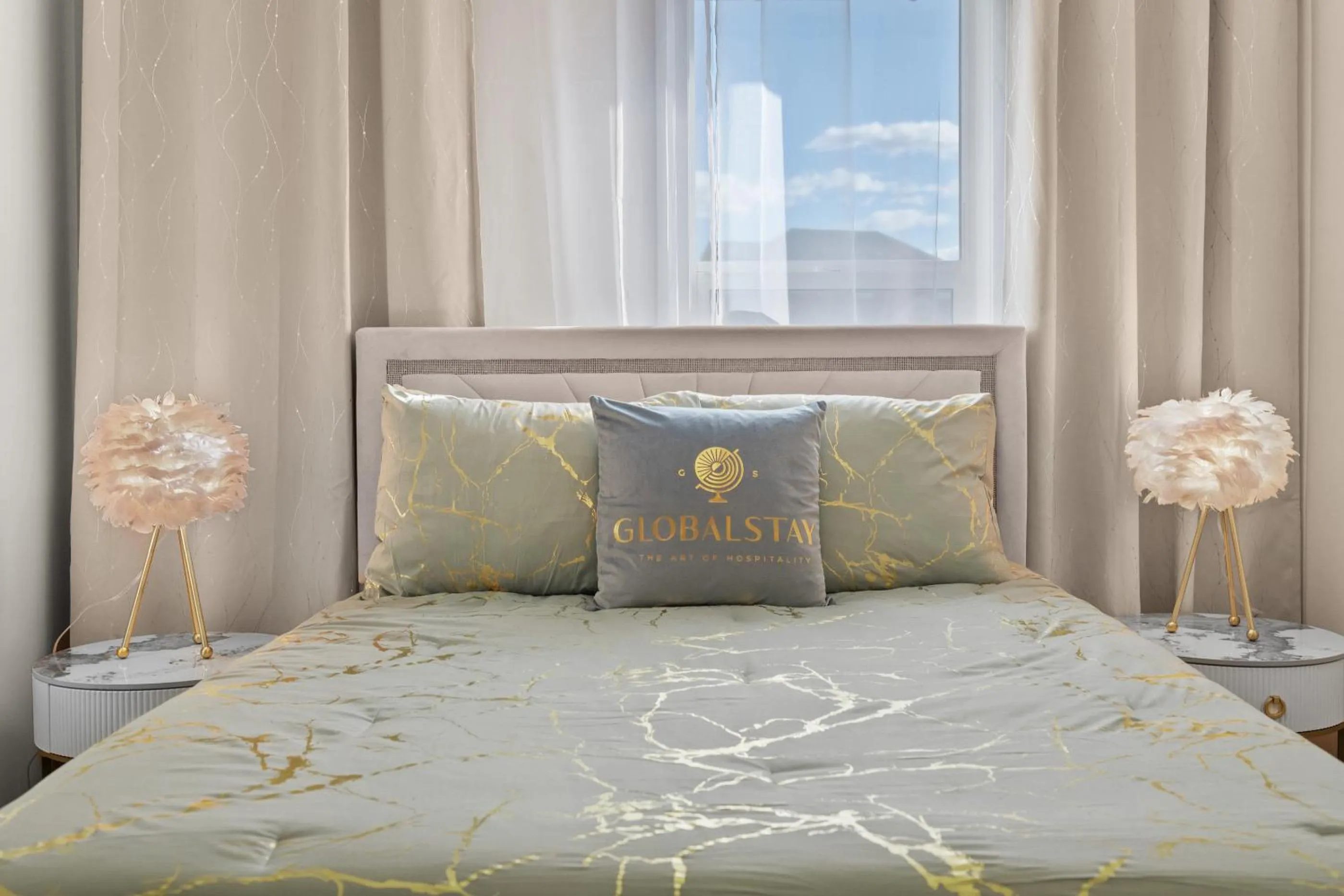 Bed in GLOBALSTAY New Apartments in Cranbrook Free street parking