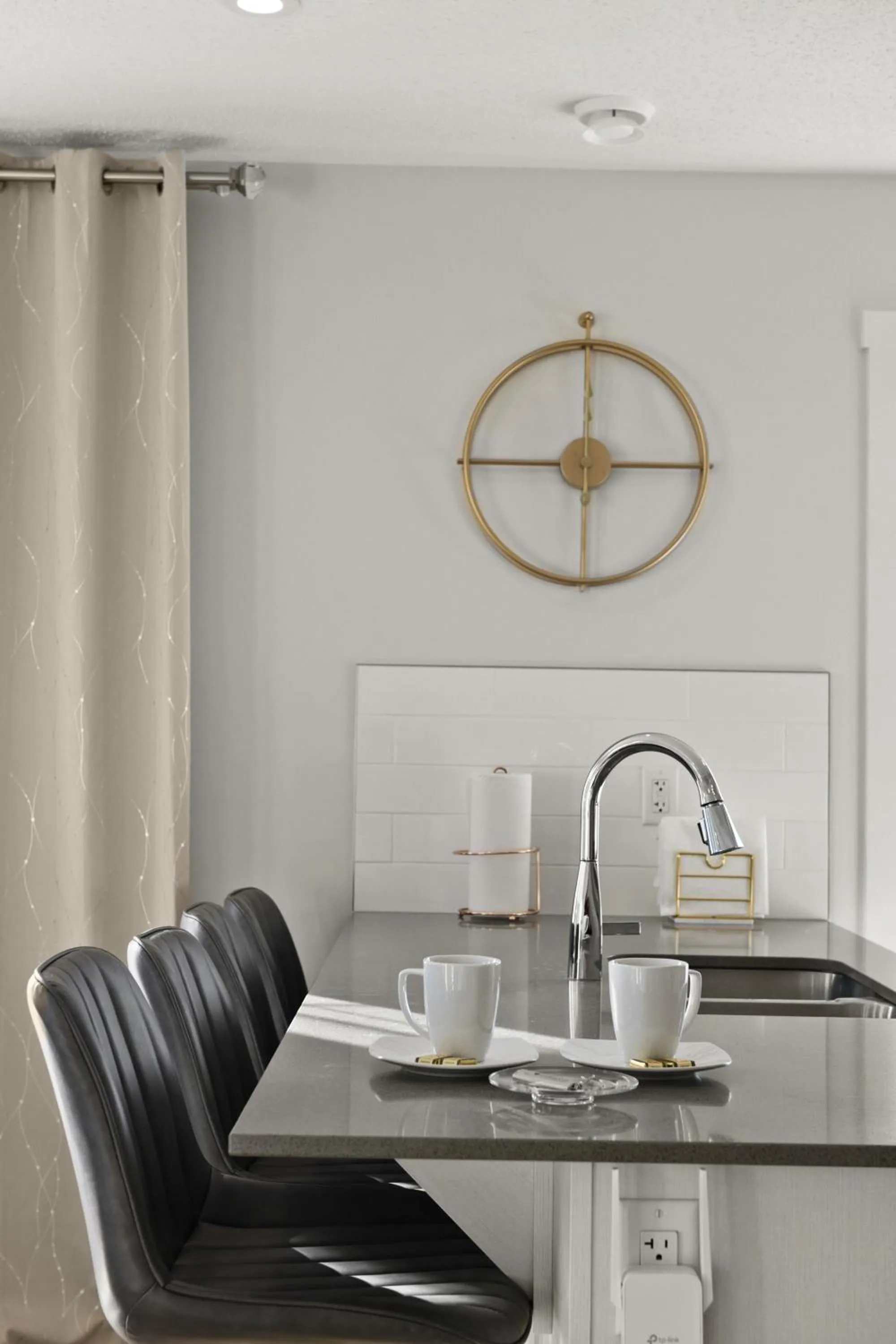 Coffee/tea facilities in GLOBALSTAY New Apartments in Cranbrook Free street parking