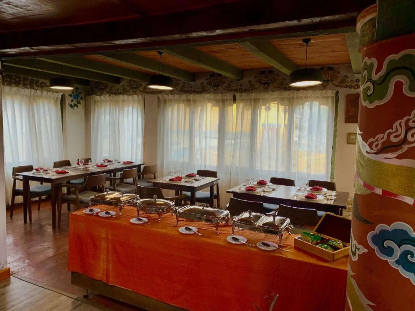 Restaurant/places to eat in Dzi Pema