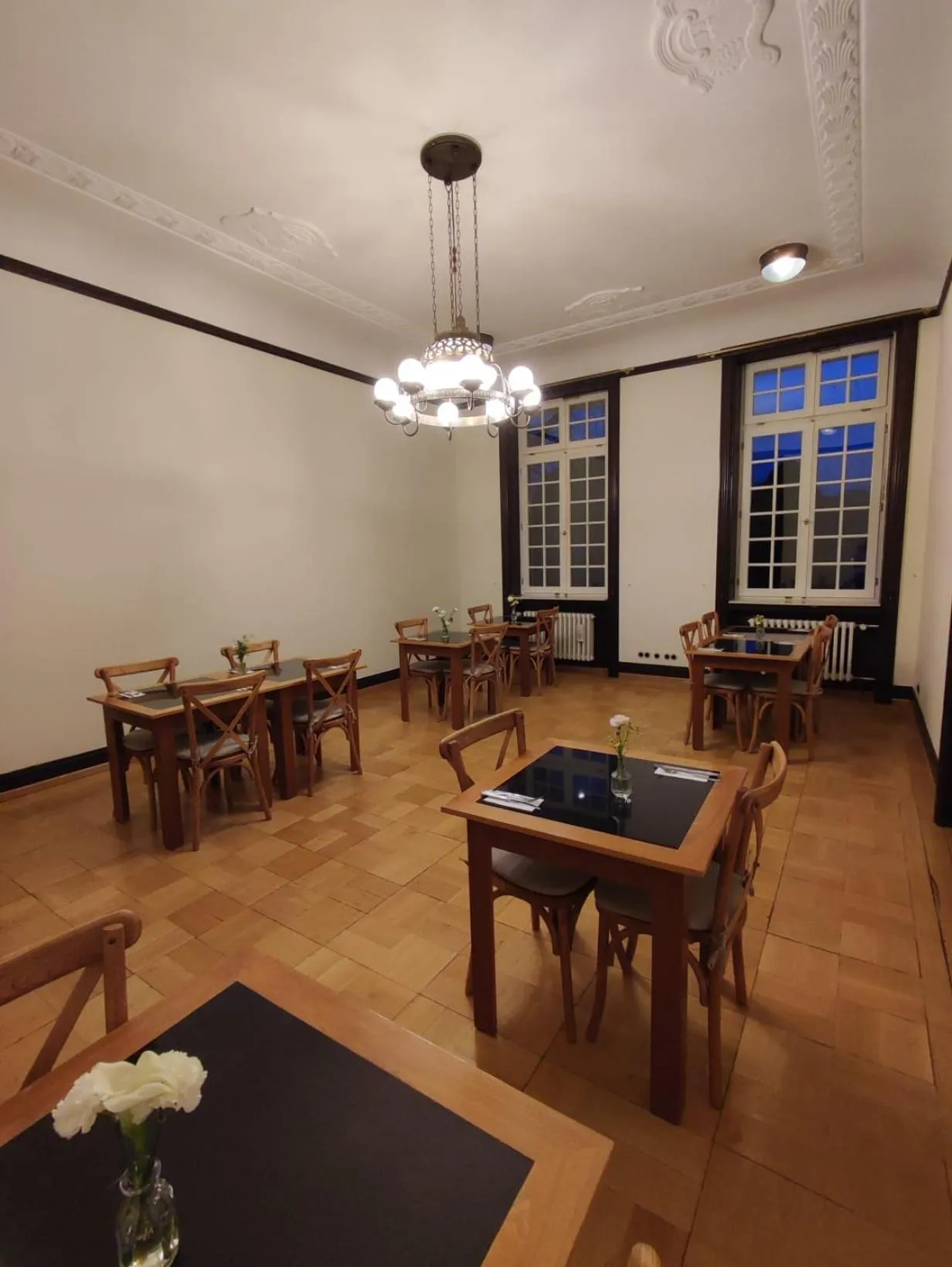 Restaurant/places to eat in Villa Weisser Berg