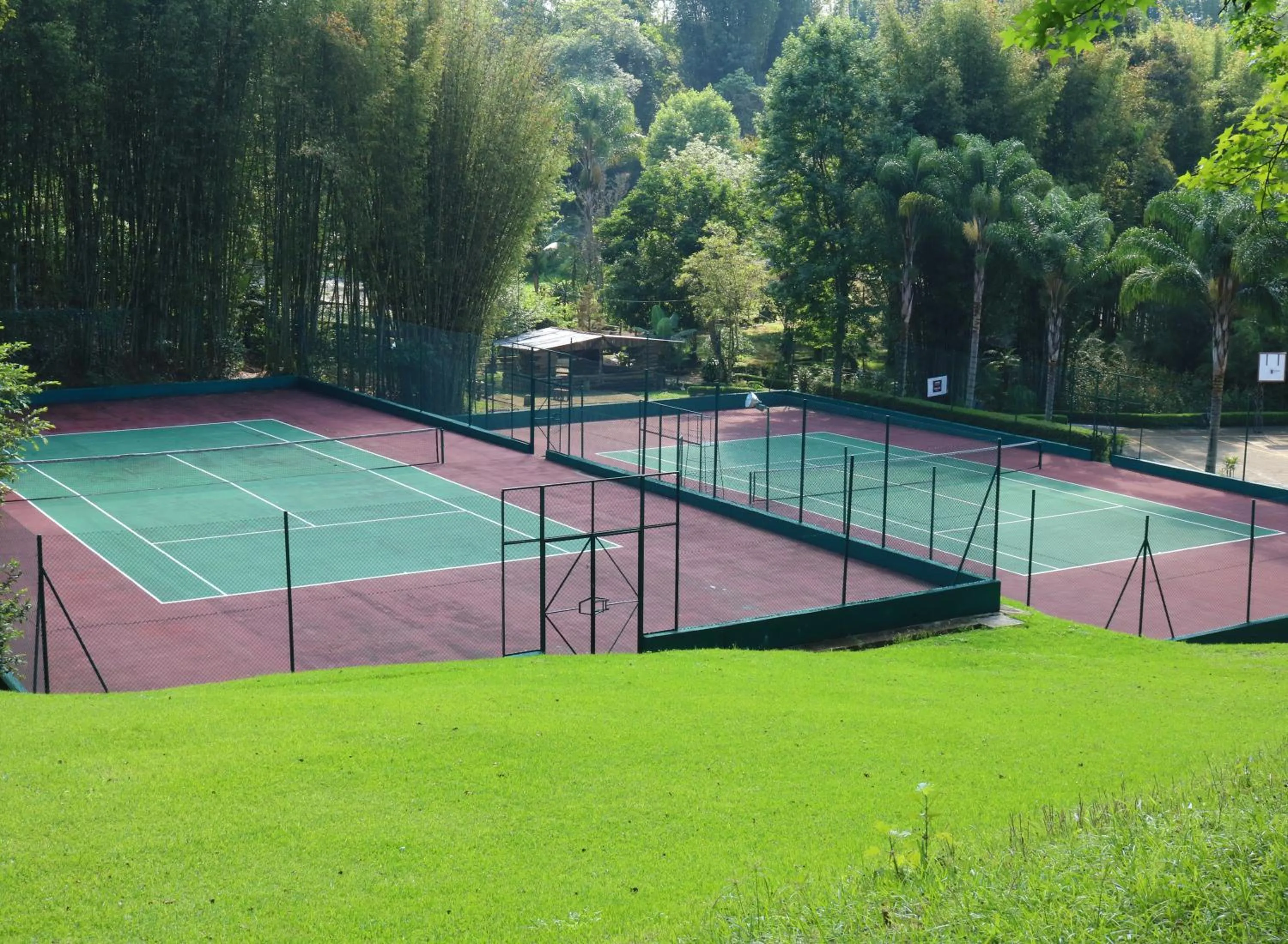 Tennis court in Mision Los Cocuyos Alta Montana