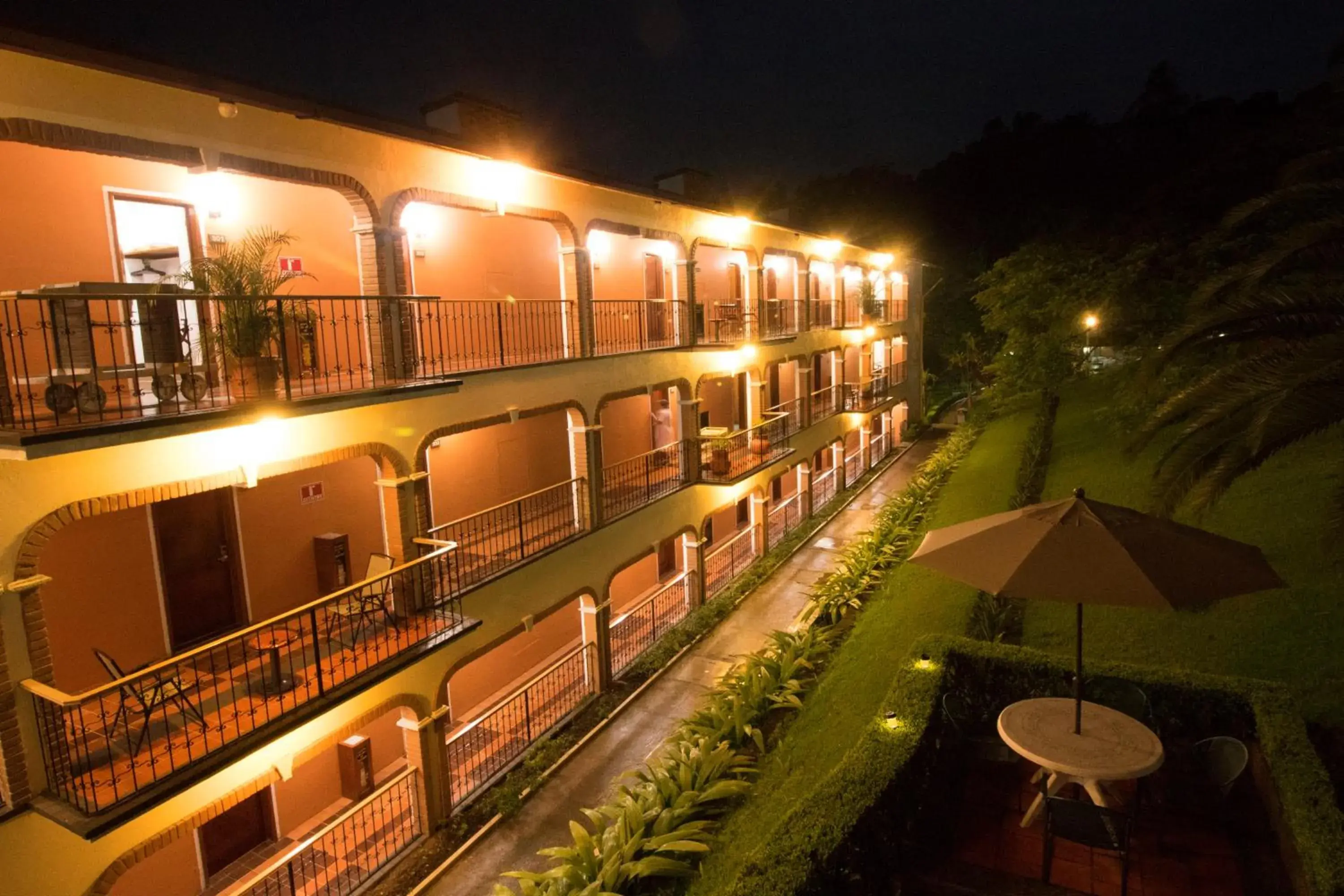 Property building in Mision Los Cocuyos Alta Montana Property building in Mision Los Cocuyos Alta Montana