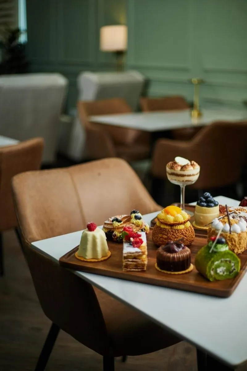 Restaurant/places to eat in Cormar Suites Kuala Lumpur