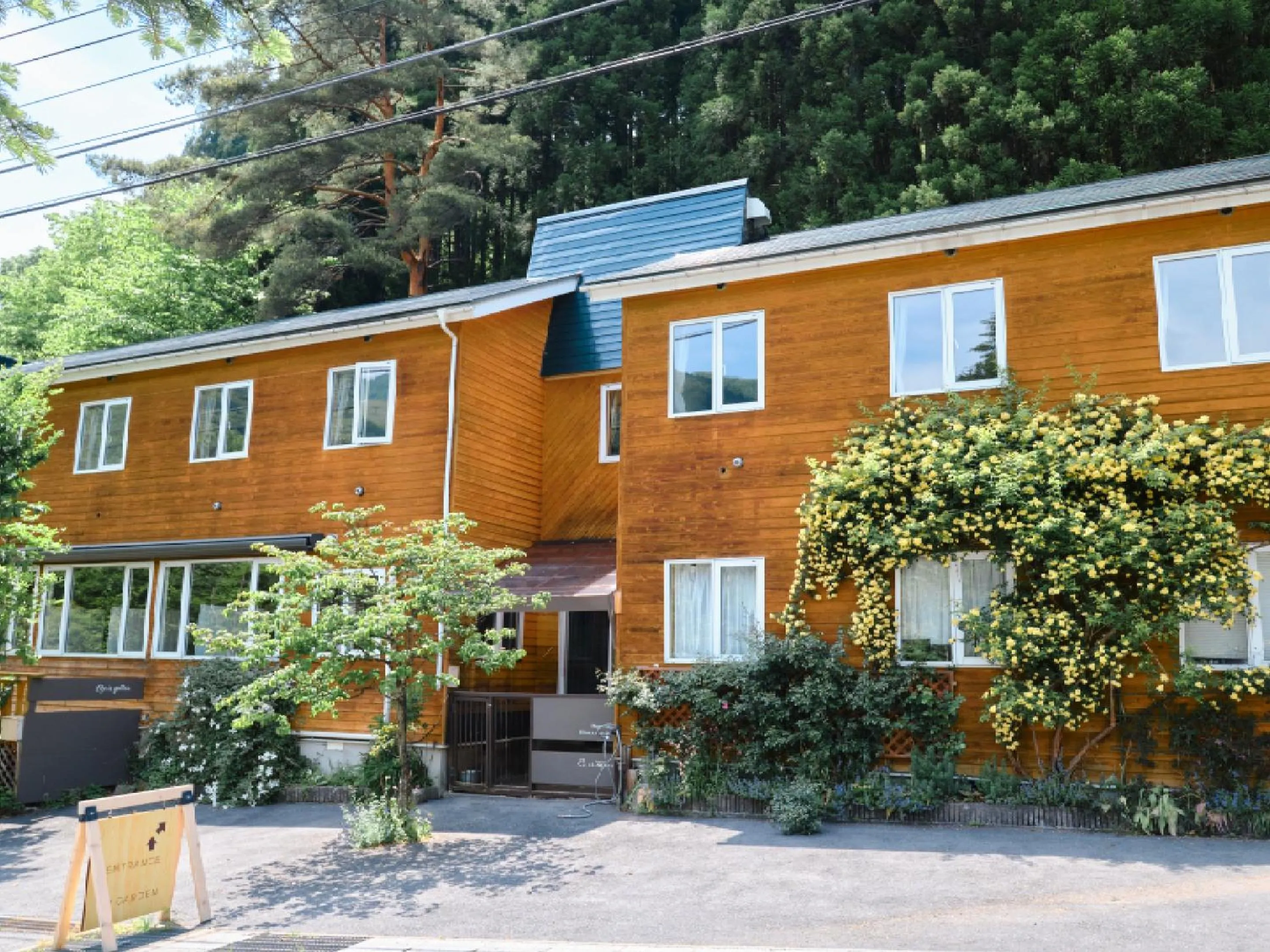 Property building in Pension Asanebou