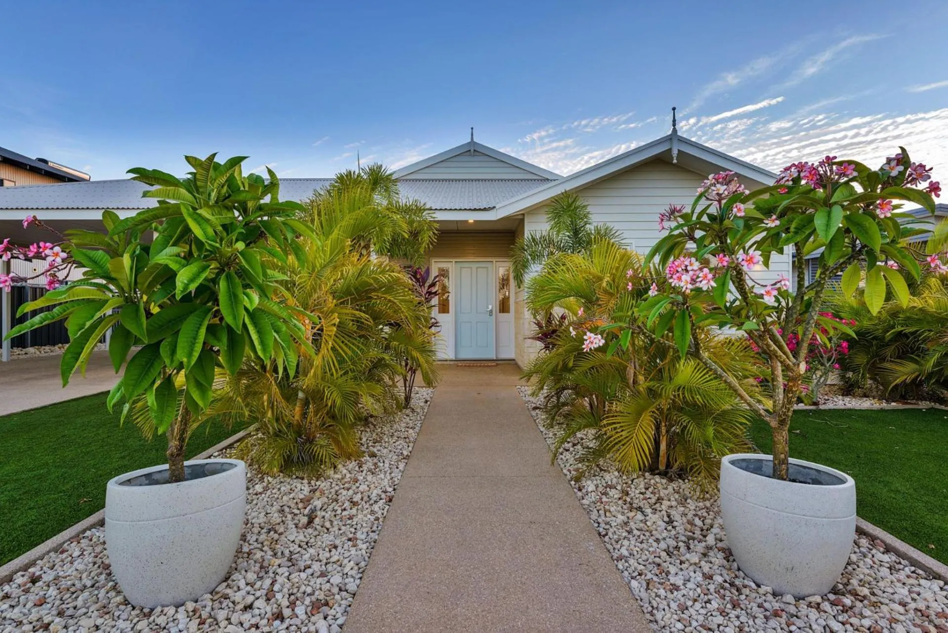 4 Corella Court - Pool and Jetty 12m max