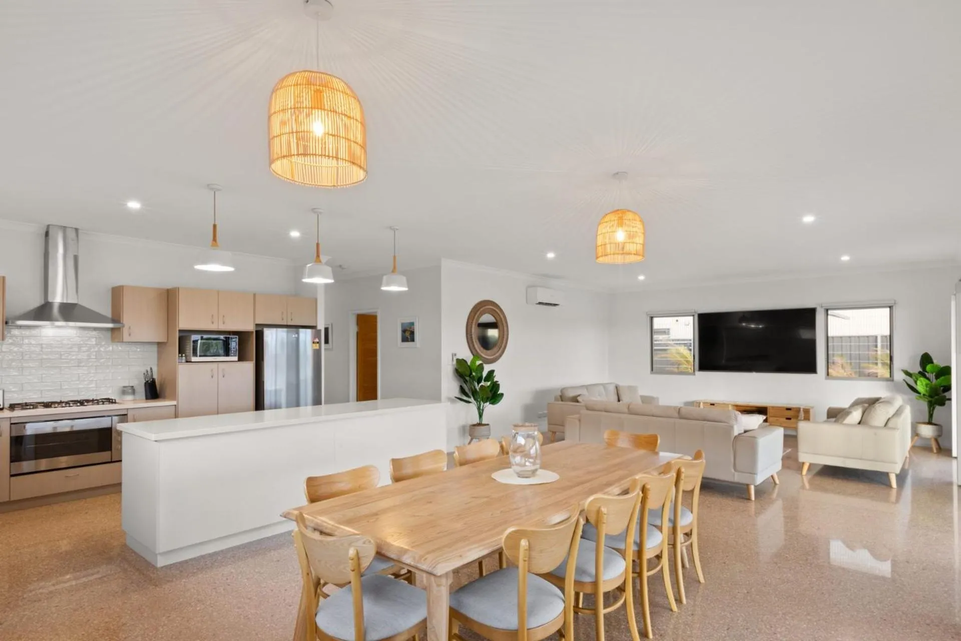 4 Corella Court - Pool and Jetty 12m max