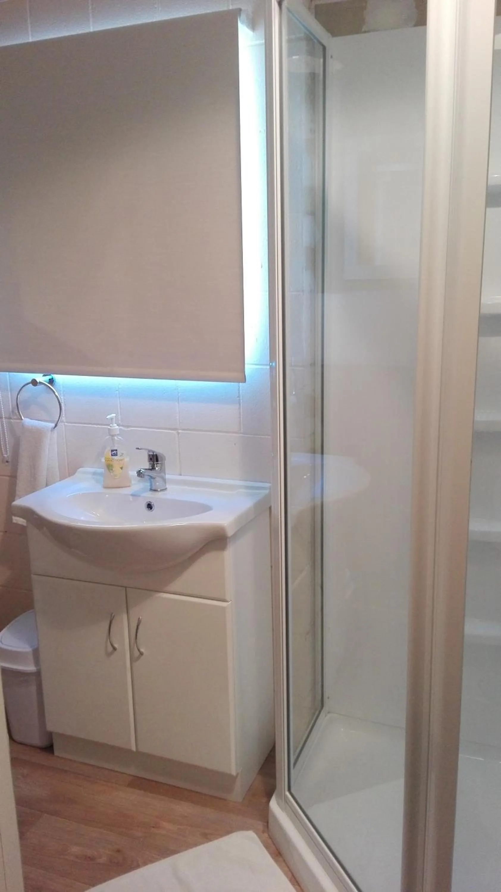 Bathroom in Waters Edge B&B