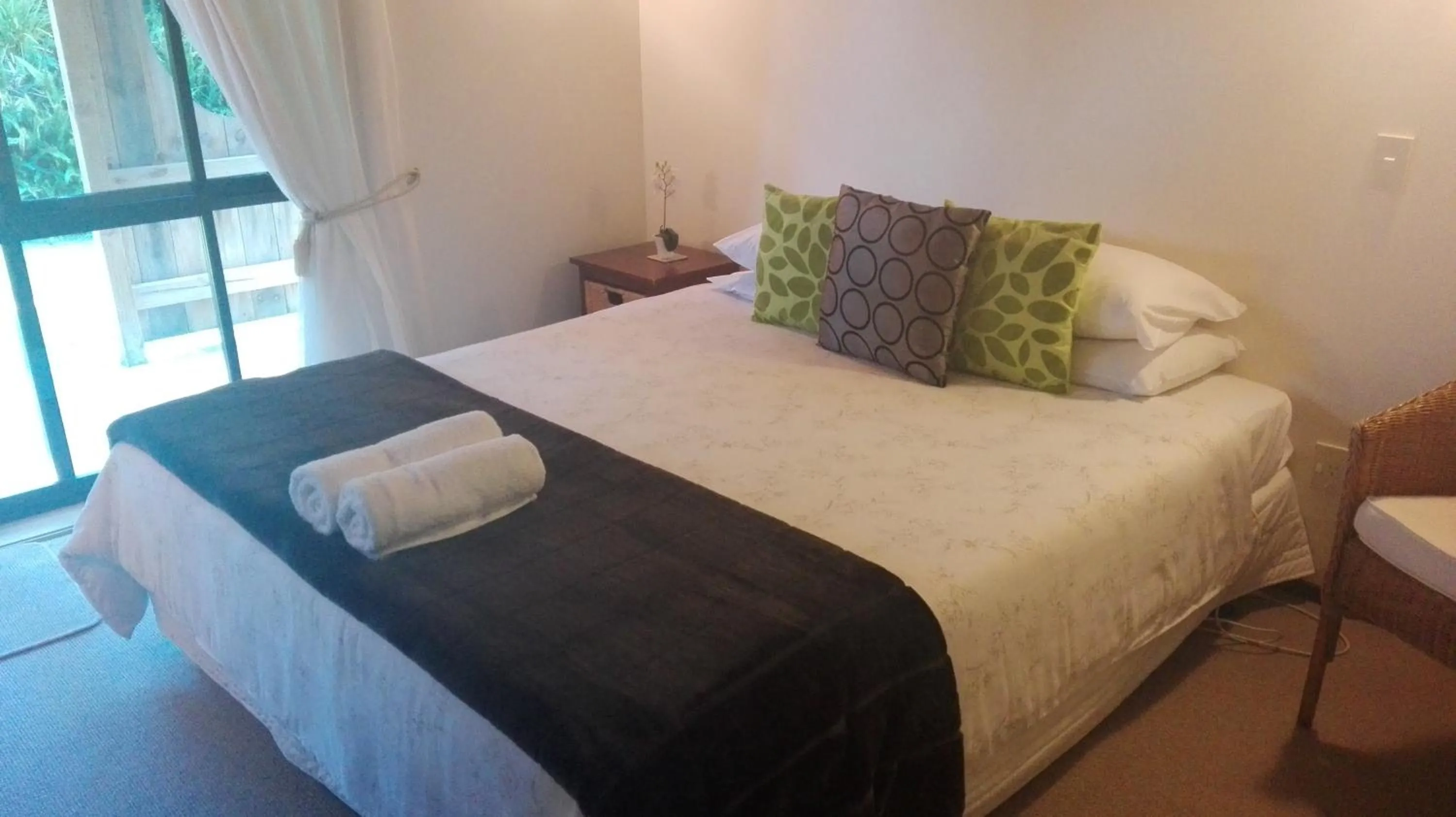 Bedroom, Bed in Waters Edge B&B