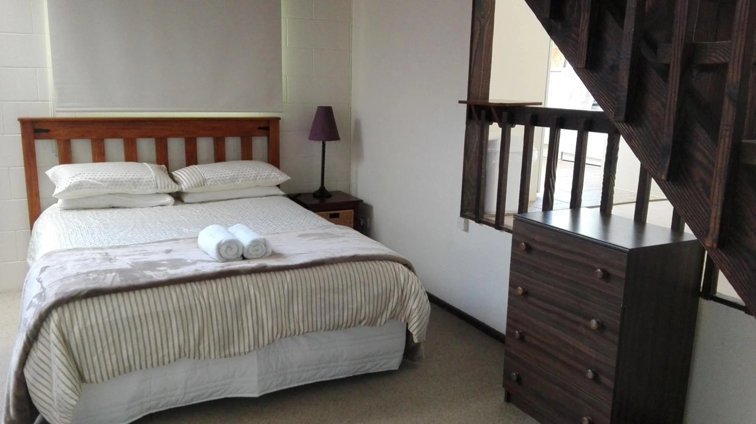 Bed in Waters Edge B&B
