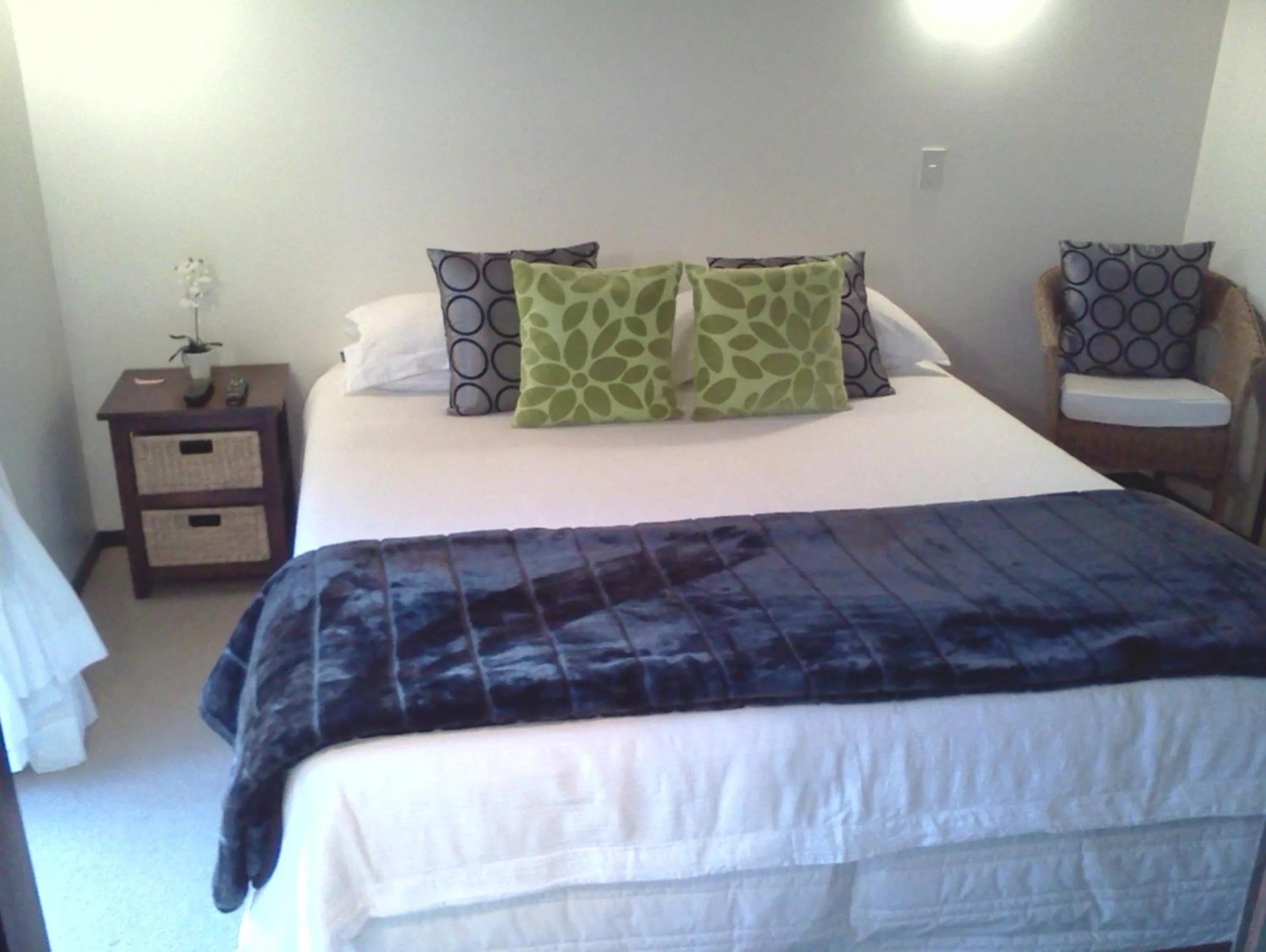 Bed in Waters Edge B&B