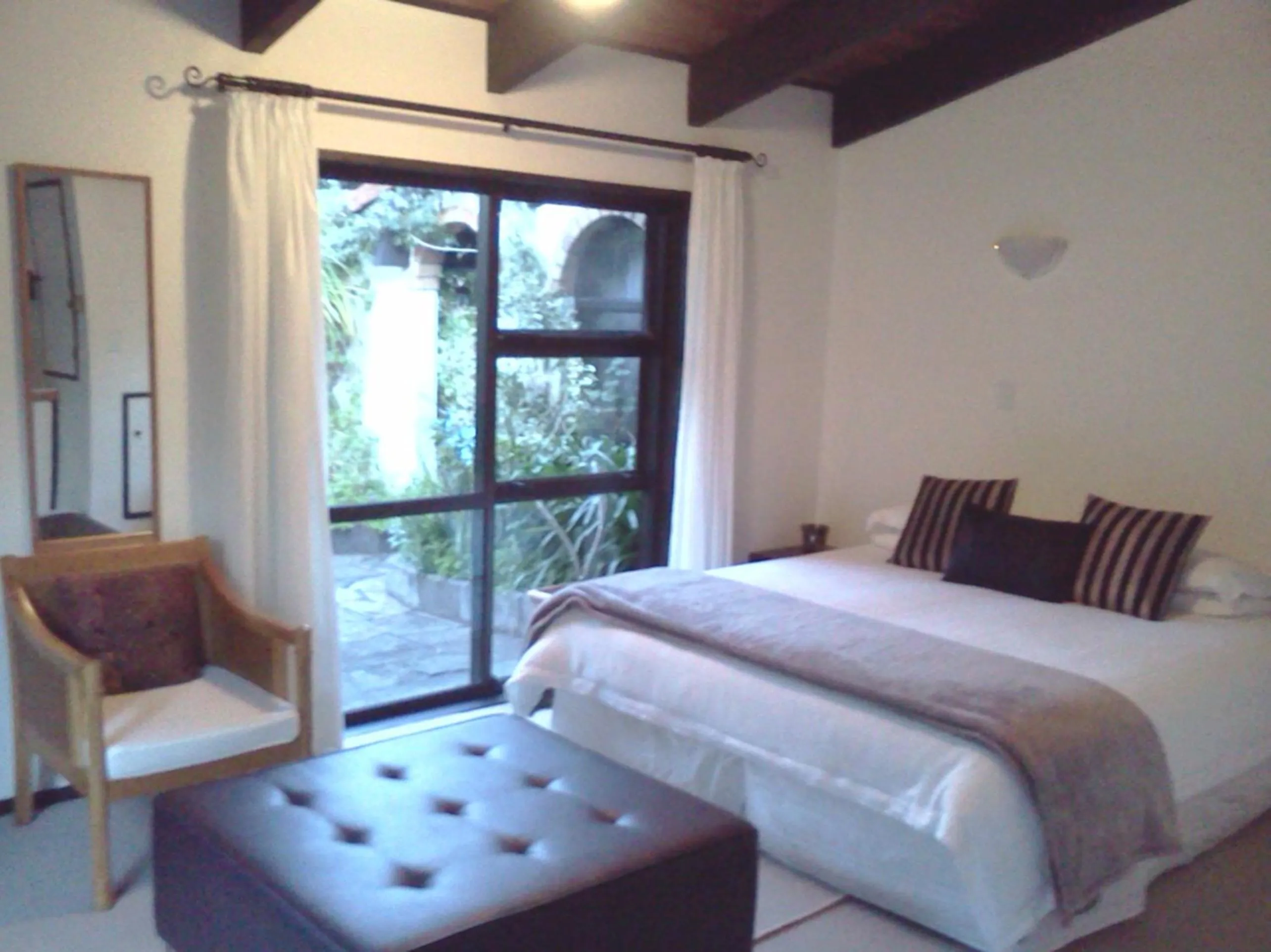 Photo of the whole room, Bed in Waters Edge B&B