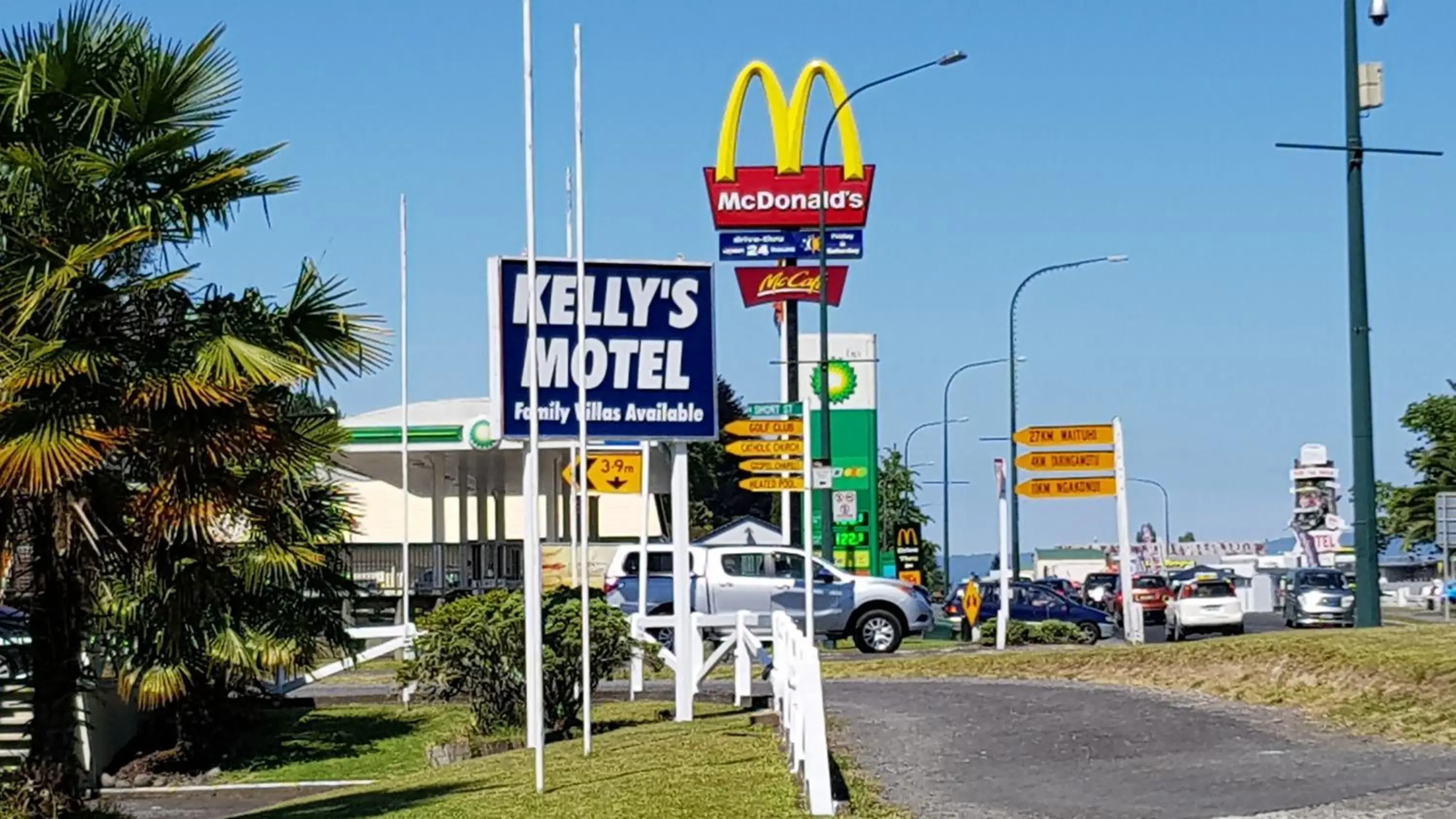 Kelly's Riverside Motel Kelly's Riverside Motel