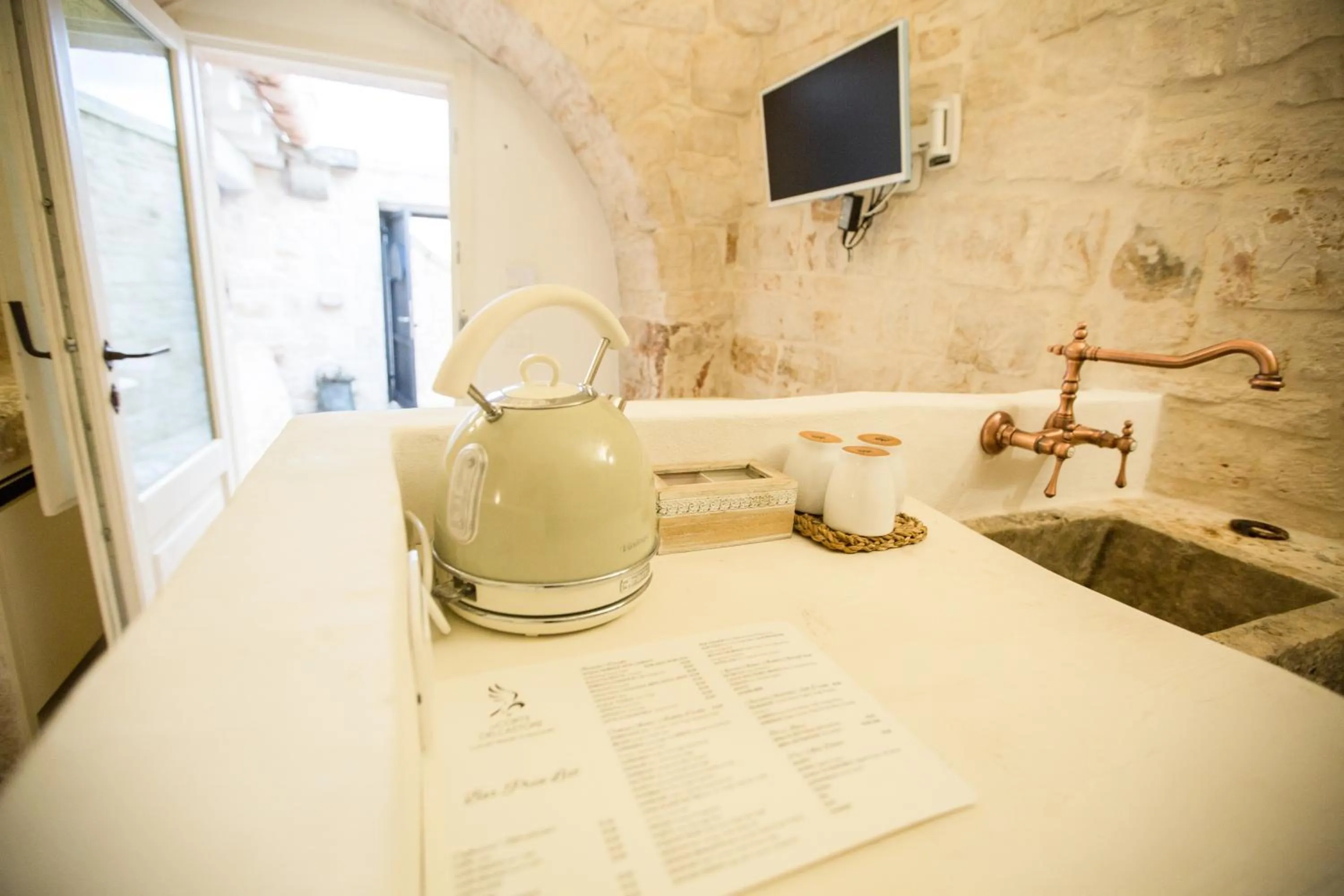 Coffee/tea facilities, Bathroom in Il Pagano Lussurioso