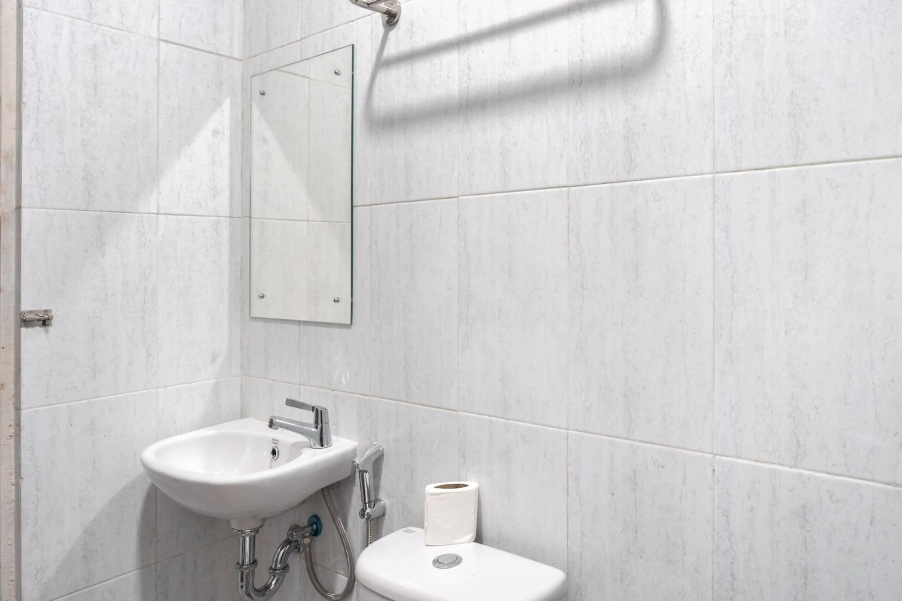 RedDoorz near Manhattan Square Medan