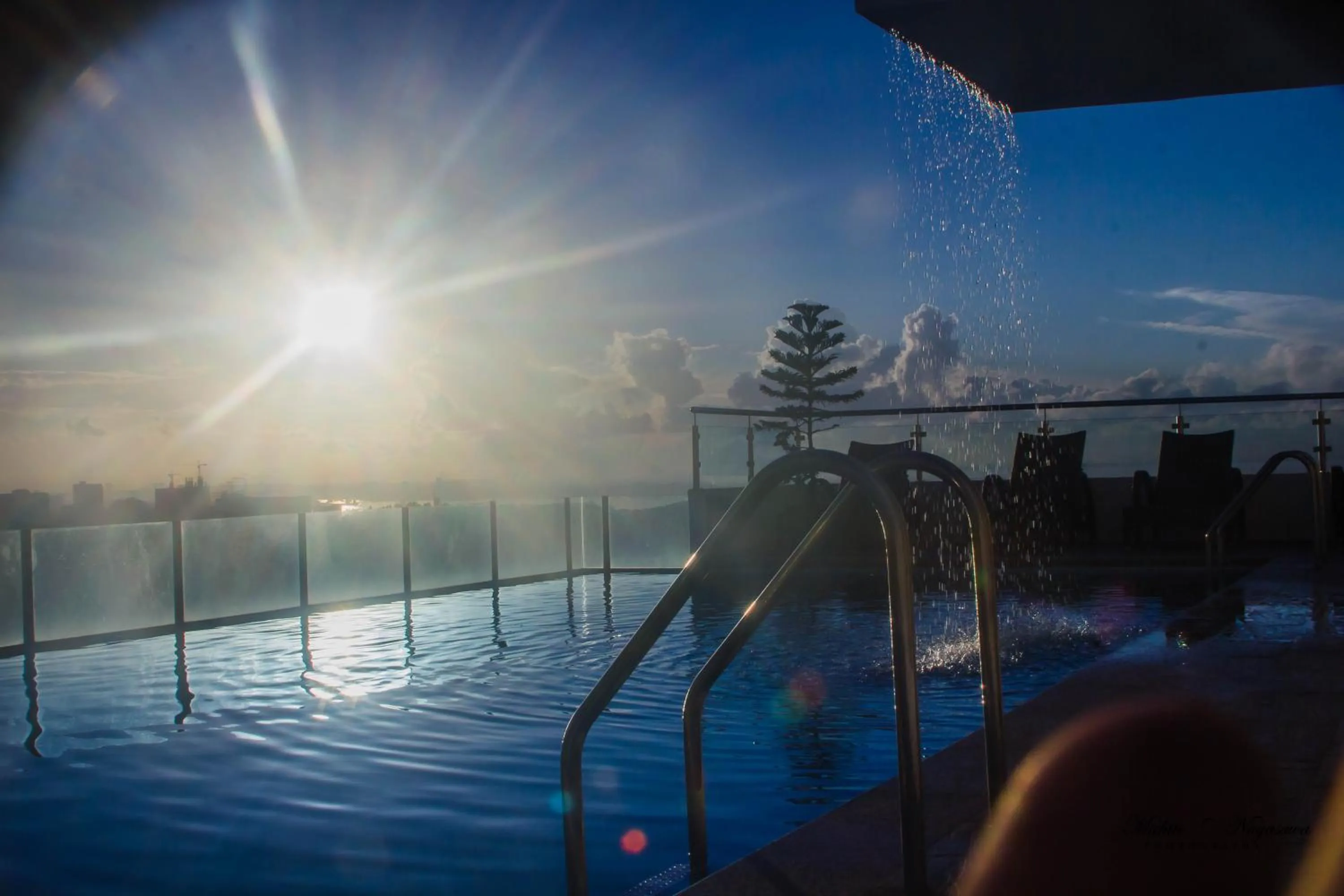 Mabolo Garden A4 near ayala mall free gym POOL