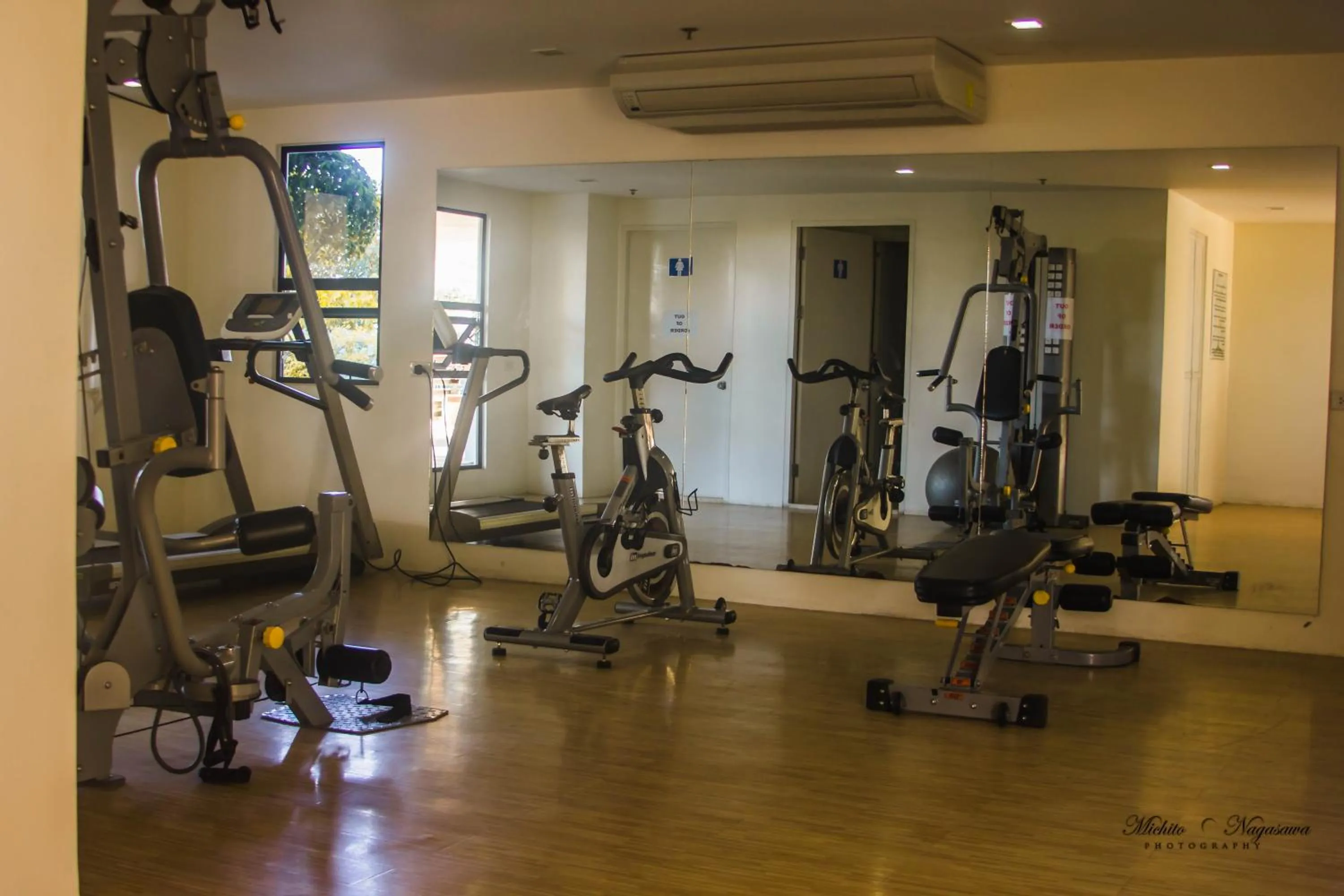 Mabolo Garden A4 near ayala mall free gym POOL