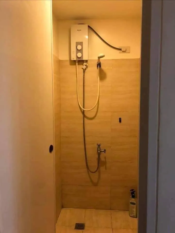 Mabolo Garden A4 near ayala mall free gym POOL