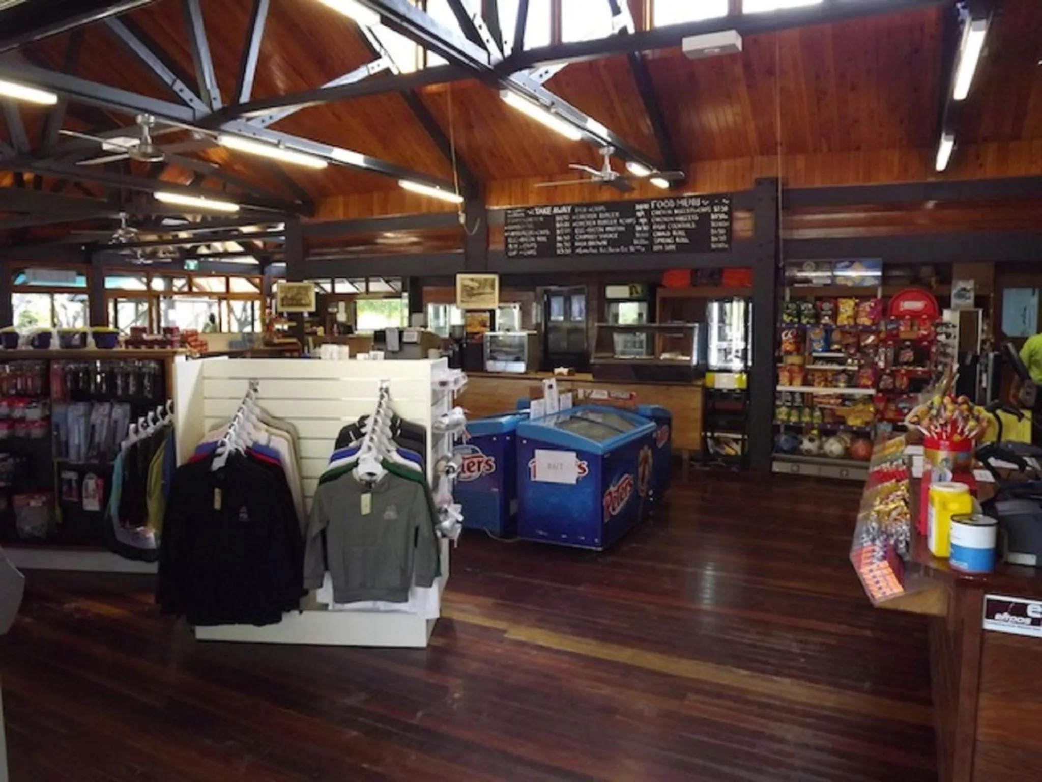 On-site shops in Fraser Island Retreat