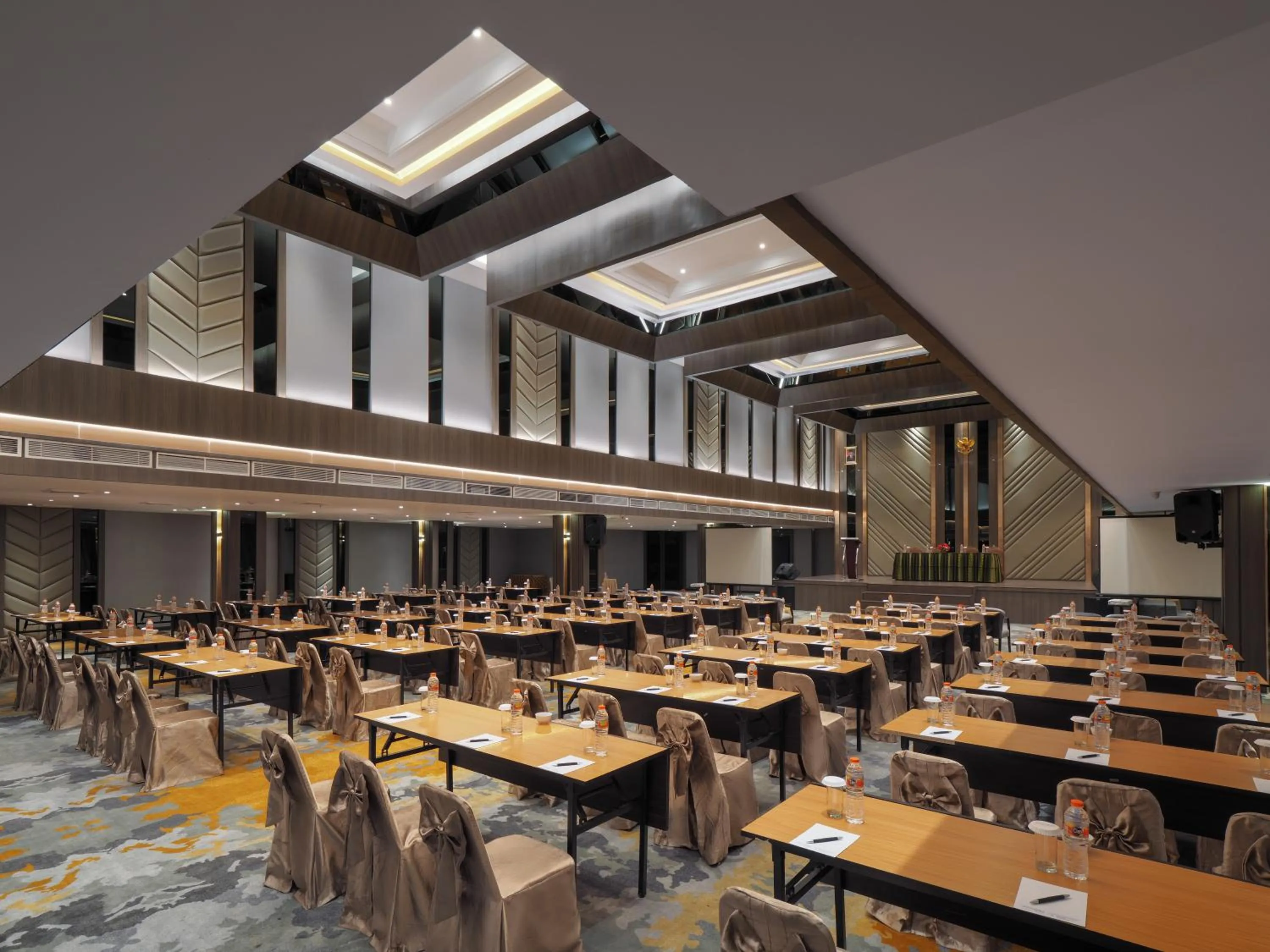 Meeting/conference room in Le Polonia Hotel & Convention Medan