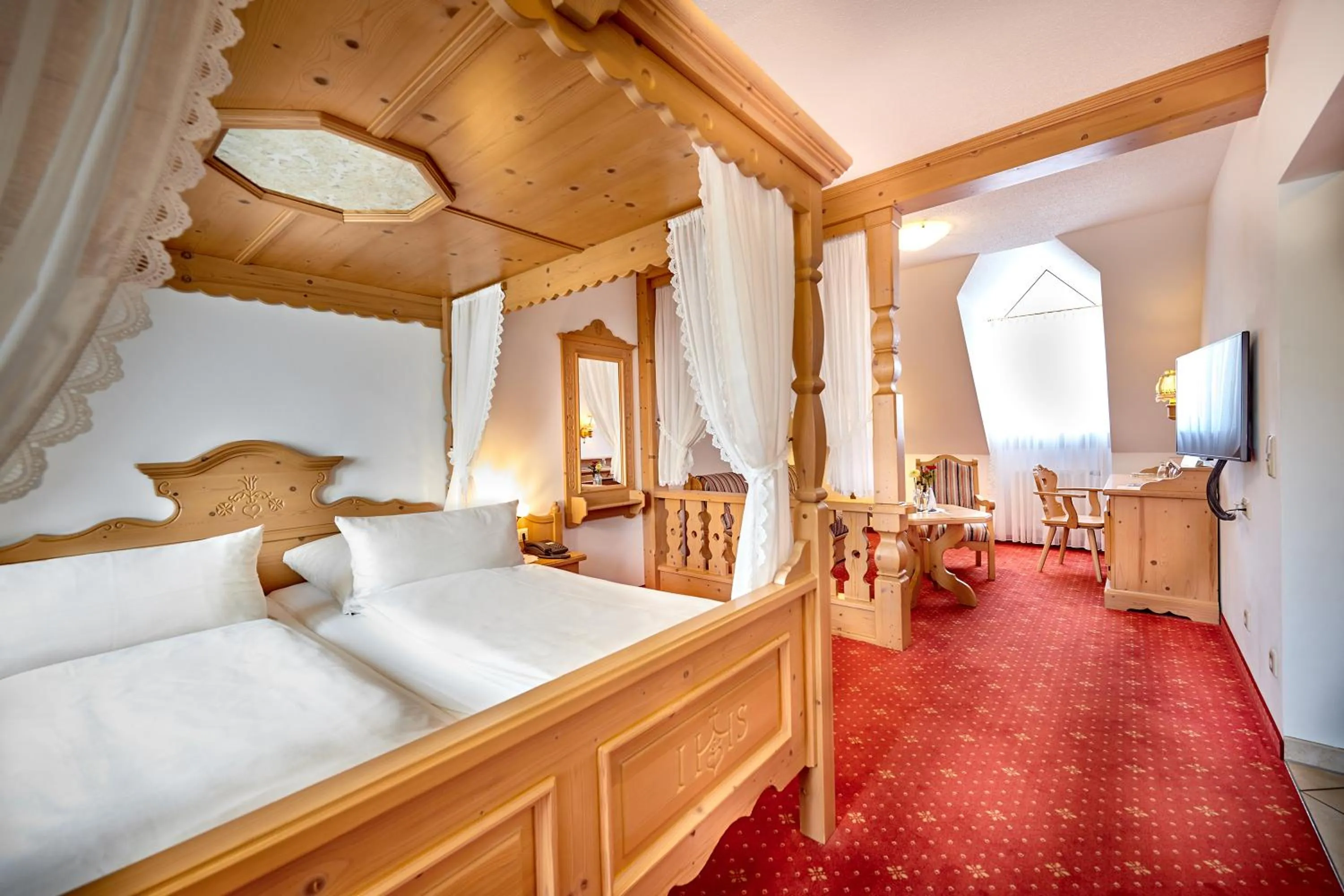 Photo of the whole room, Bed in Hotel Gasthof zur Post