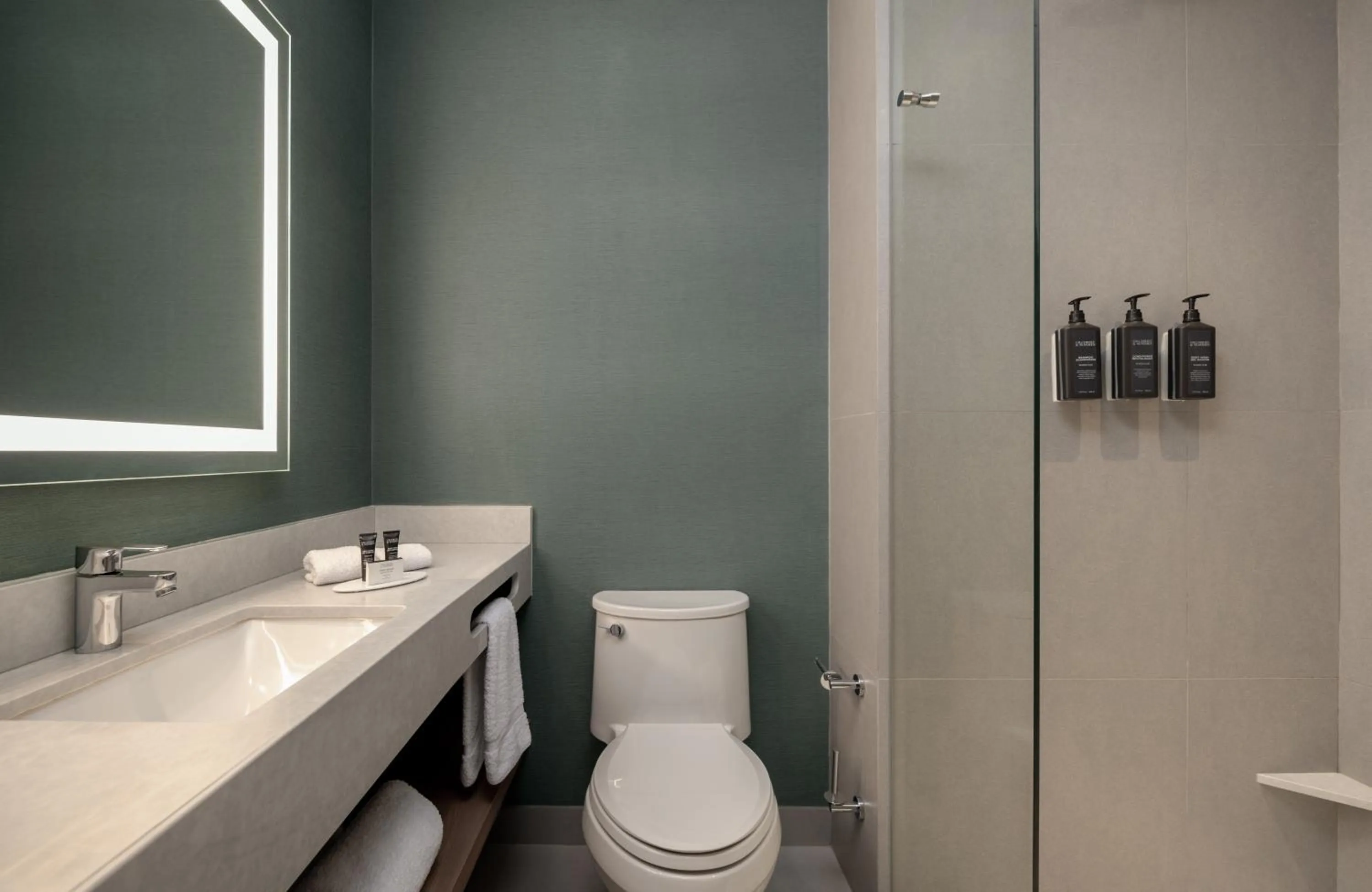 Bathroom in Fairfield by Marriott Lima Miraflores