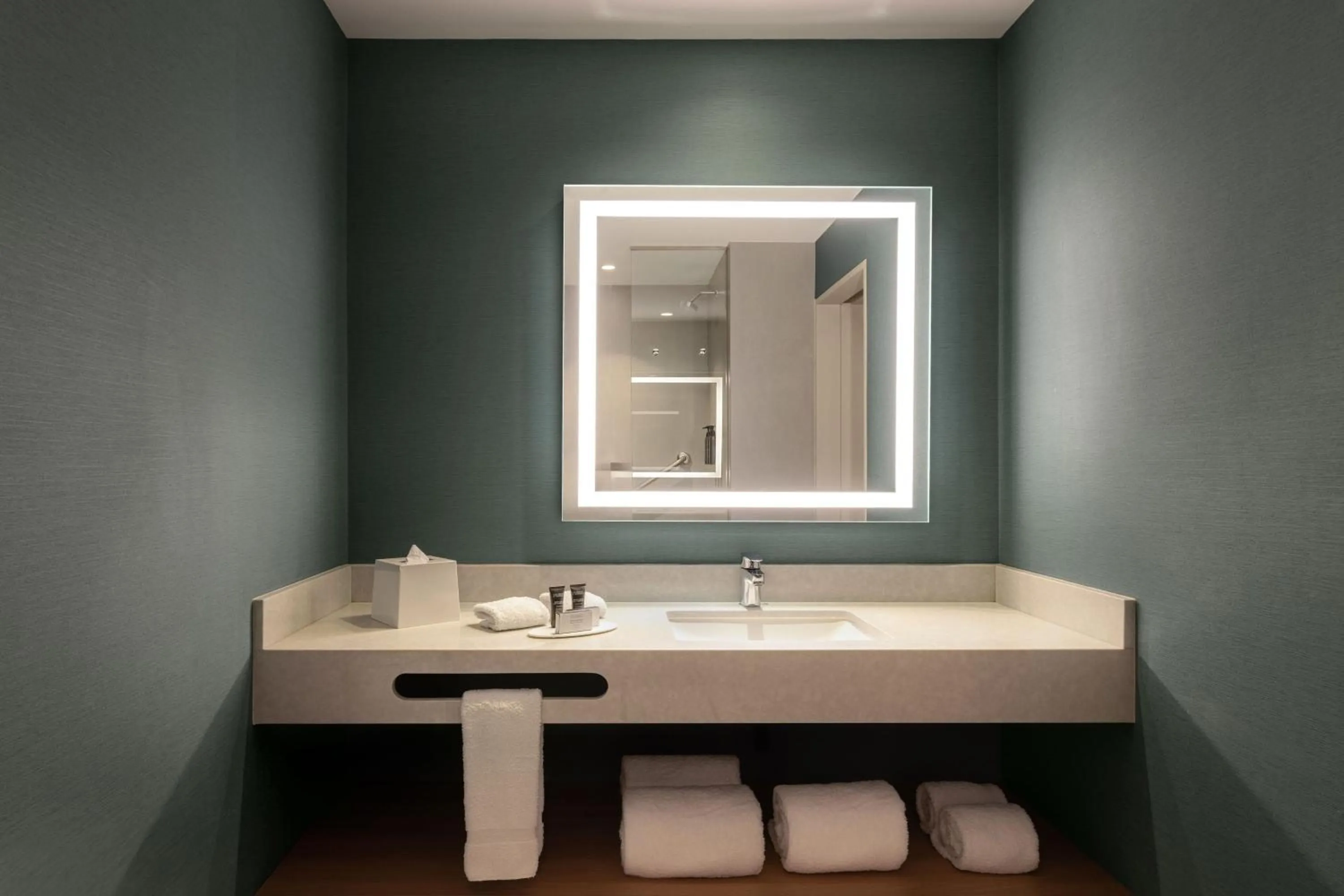 Bathroom in Fairfield by Marriott Lima Miraflores