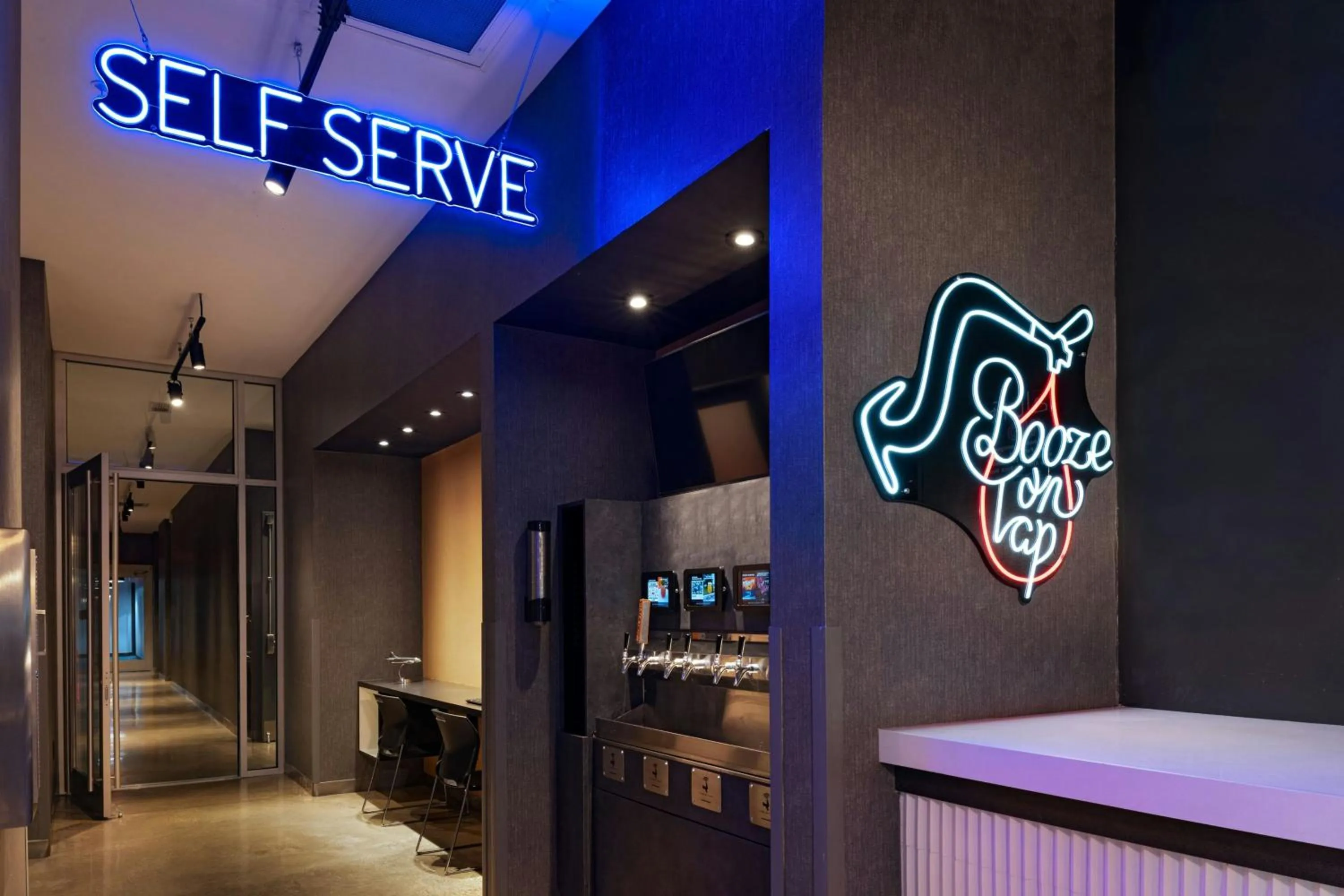 Restaurant/places to eat in Aloft Little Rock West