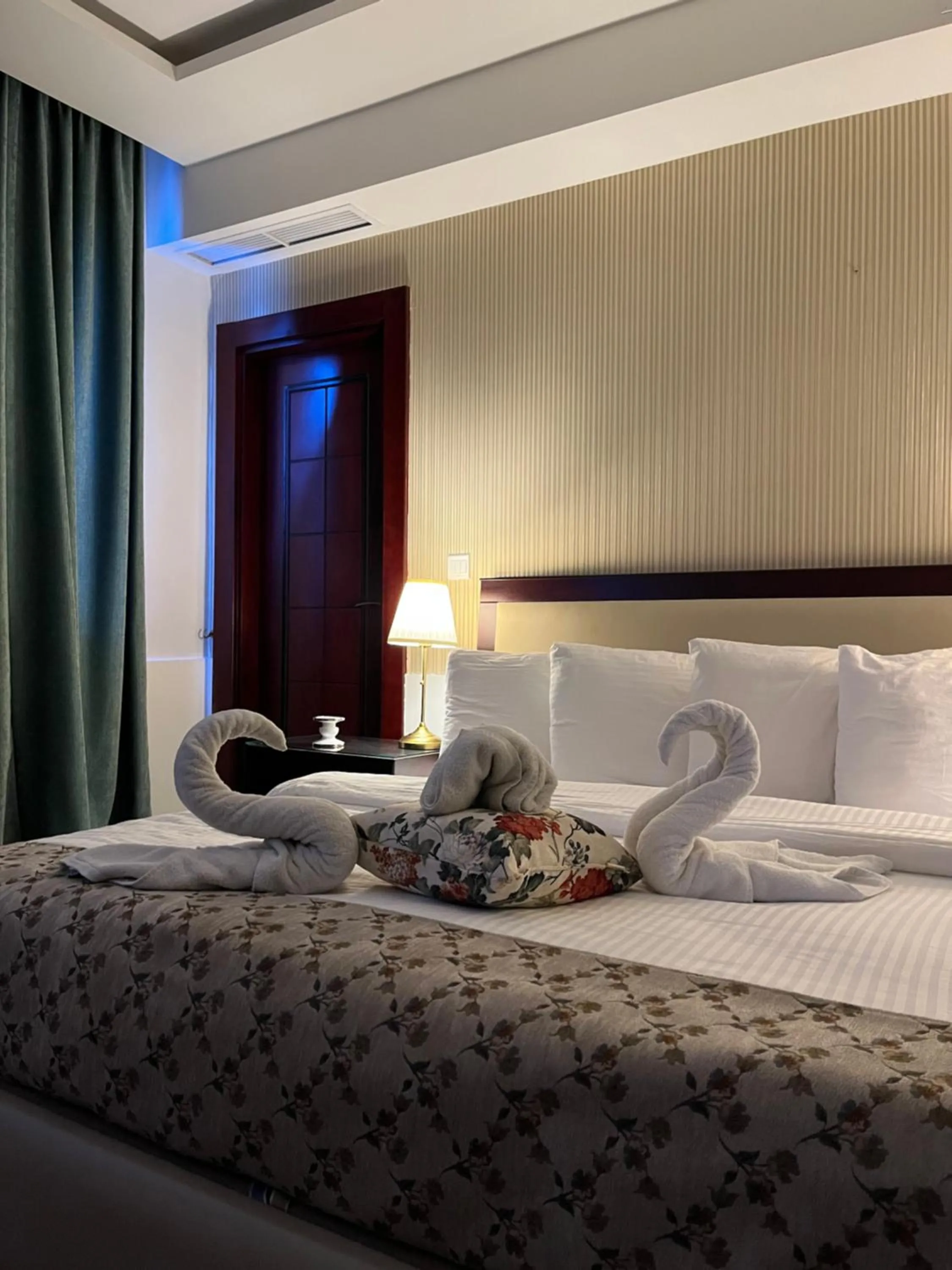 Bed in Strand Hotel Jordan