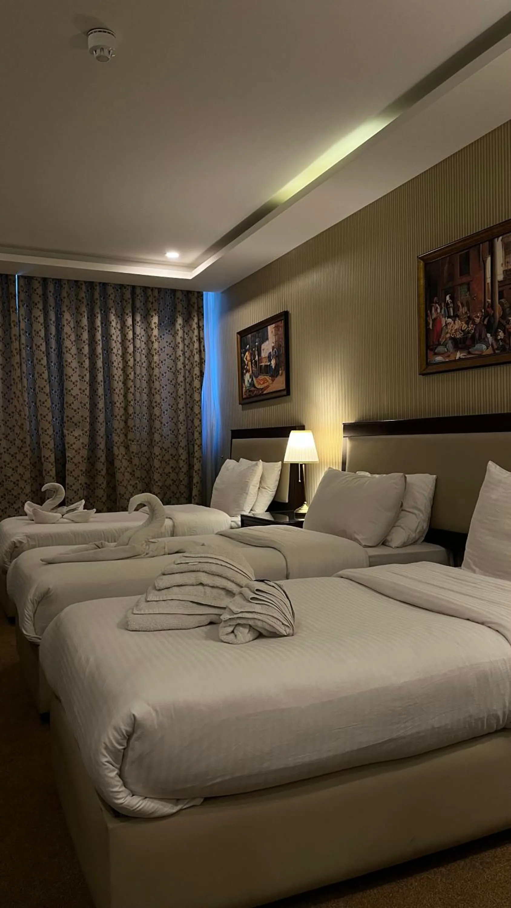 Bedroom, Bed in Strand Hotel Jordan