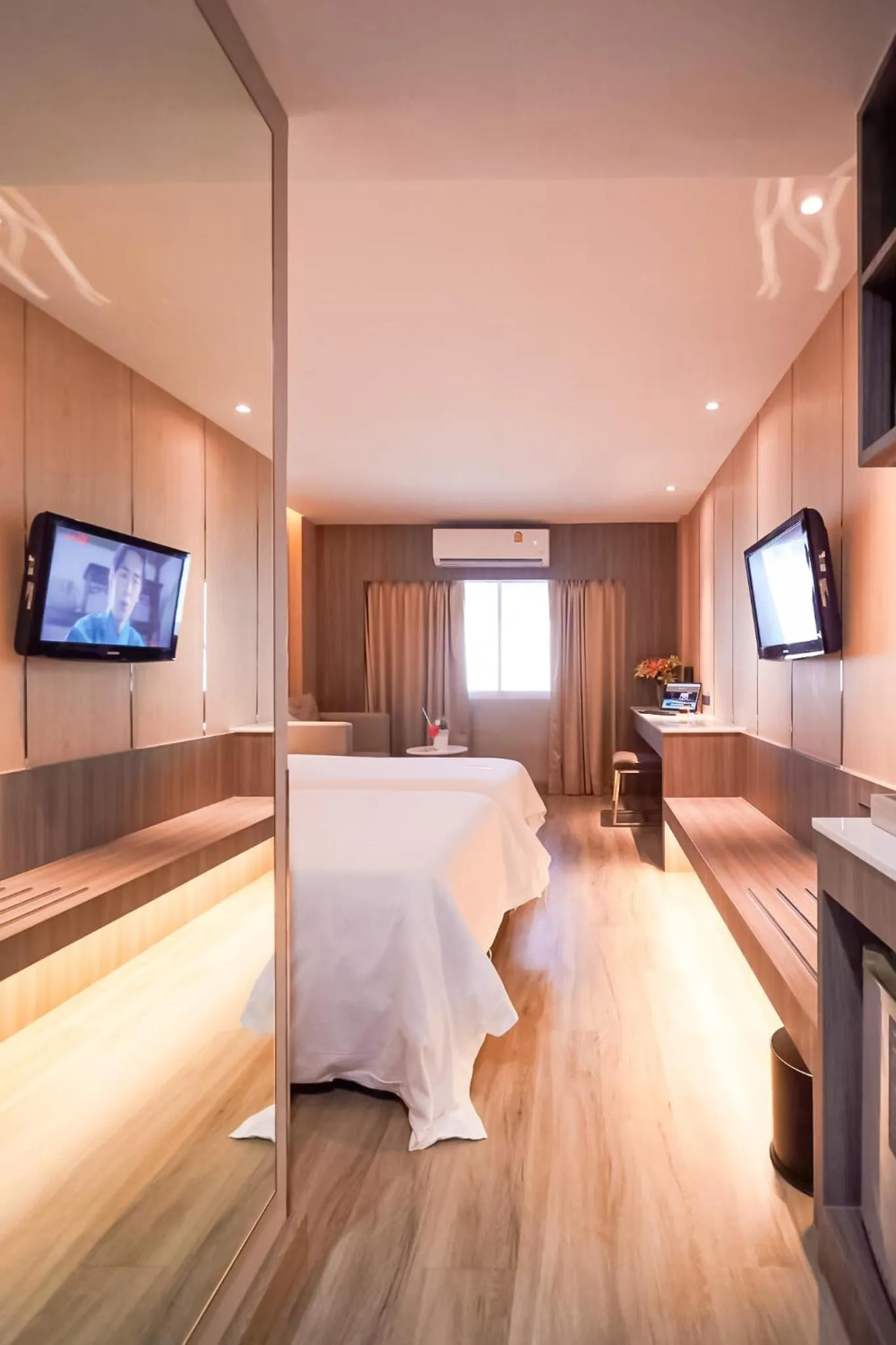 Bed in Golden City Rayong Hotel