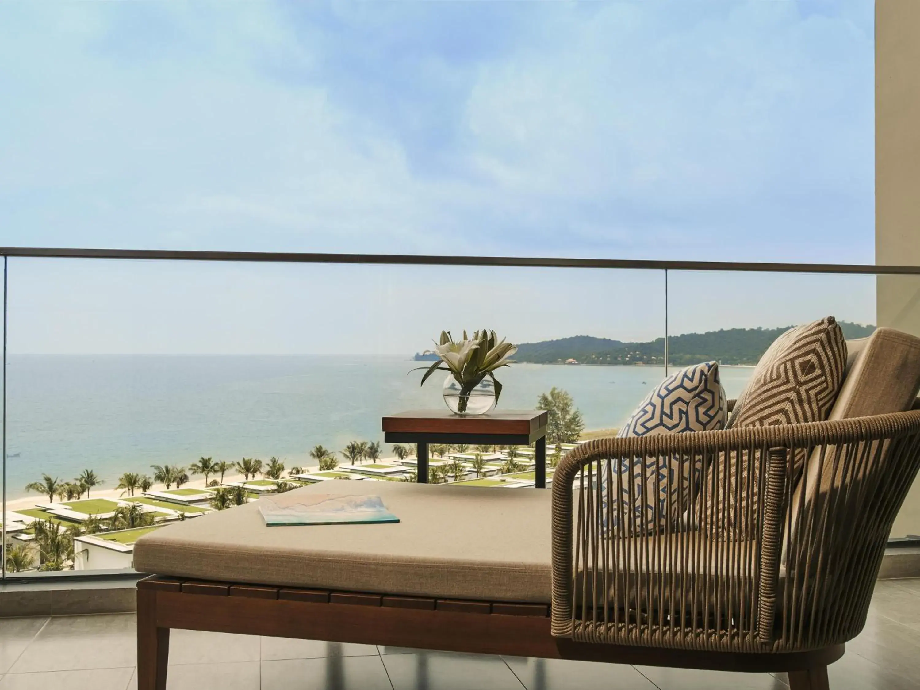 Bedroom in Mövenpick Resort Waverly Phu Quoc Bedroom in Mövenpick Resort Waverly Phu Quoc