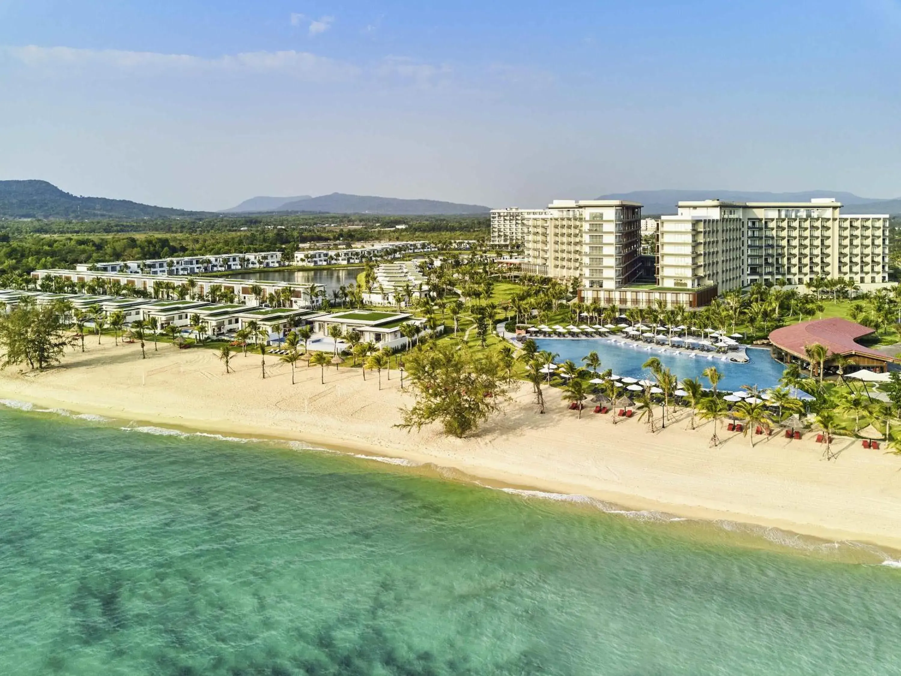 Property building in Mövenpick Resort Waverly Phu Quoc Property building in Mövenpick Resort Waverly Phu Quoc