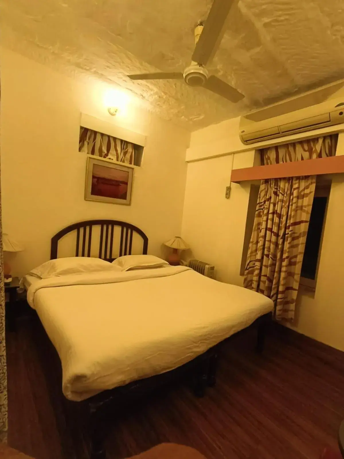 Bedroom, Bed in Karni Bhawan Palace - Heritageby HRH Group of Hotels Bedroom, Bed in Karni Bhawan Palace - Heritageby HRH Group of Hotels