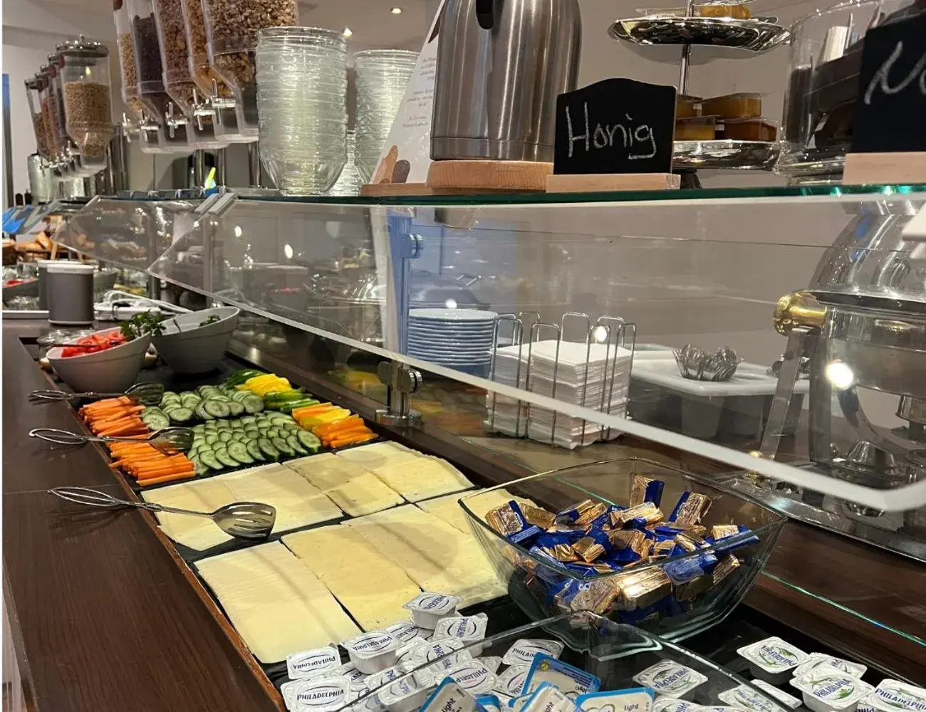 Breakfast in PANORAMA HOTEL in Neustadt an der Weinstraße Breakfast in PANORAMA HOTEL in Neustadt an der Weinstraße