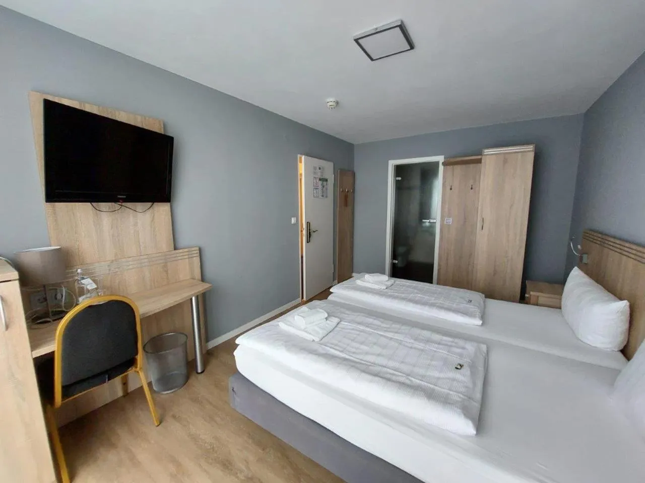 Bed in PANORAMA HOTEL in Neustadt an der Weinstraße