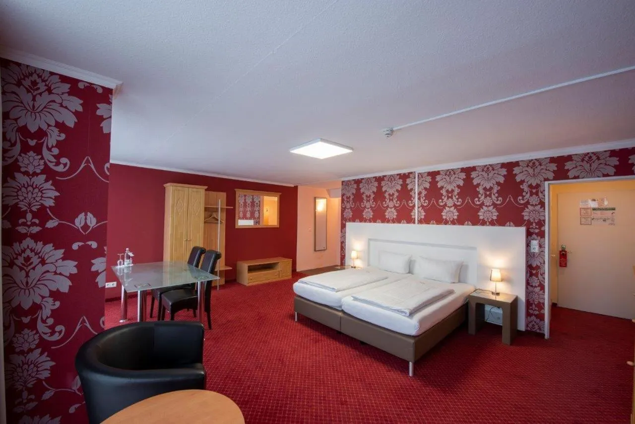 Bed in PANORAMA HOTEL in Neustadt an der Weinstraße