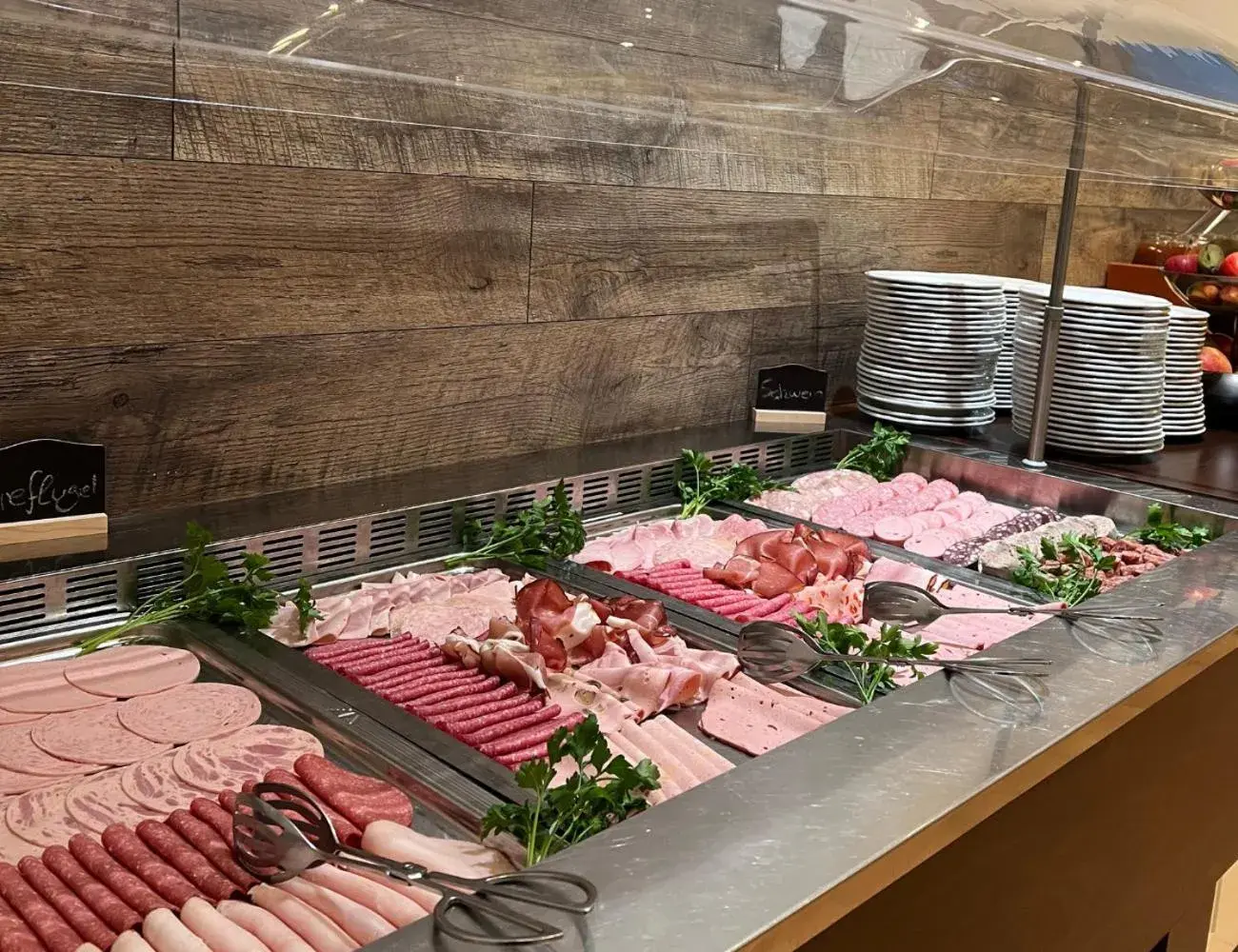 Breakfast in PANORAMA HOTEL in Neustadt an der Weinstraße Breakfast in PANORAMA HOTEL in Neustadt an der Weinstraße