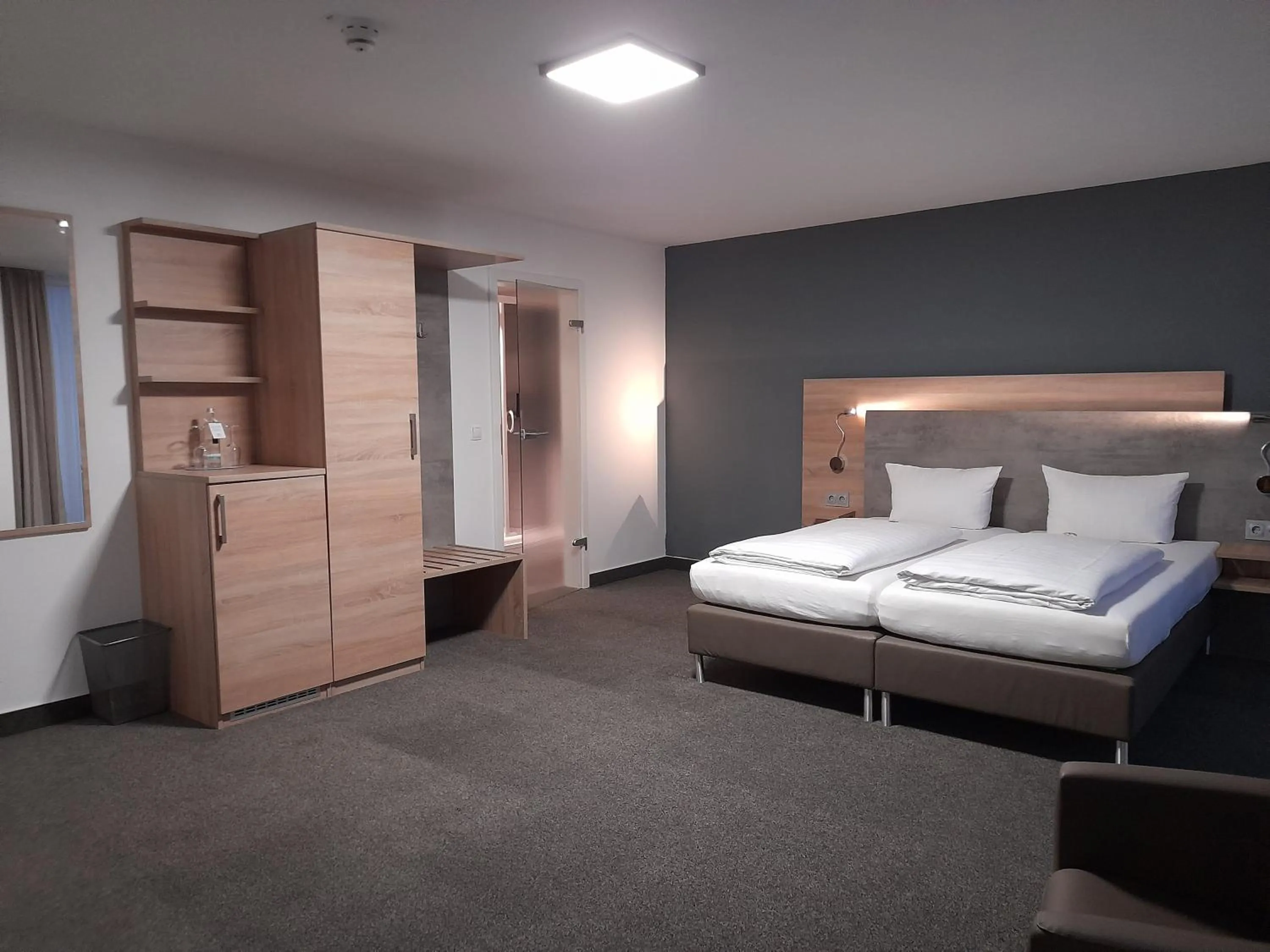 Bed in PANORAMA HOTEL in Neustadt an der Weinstraße