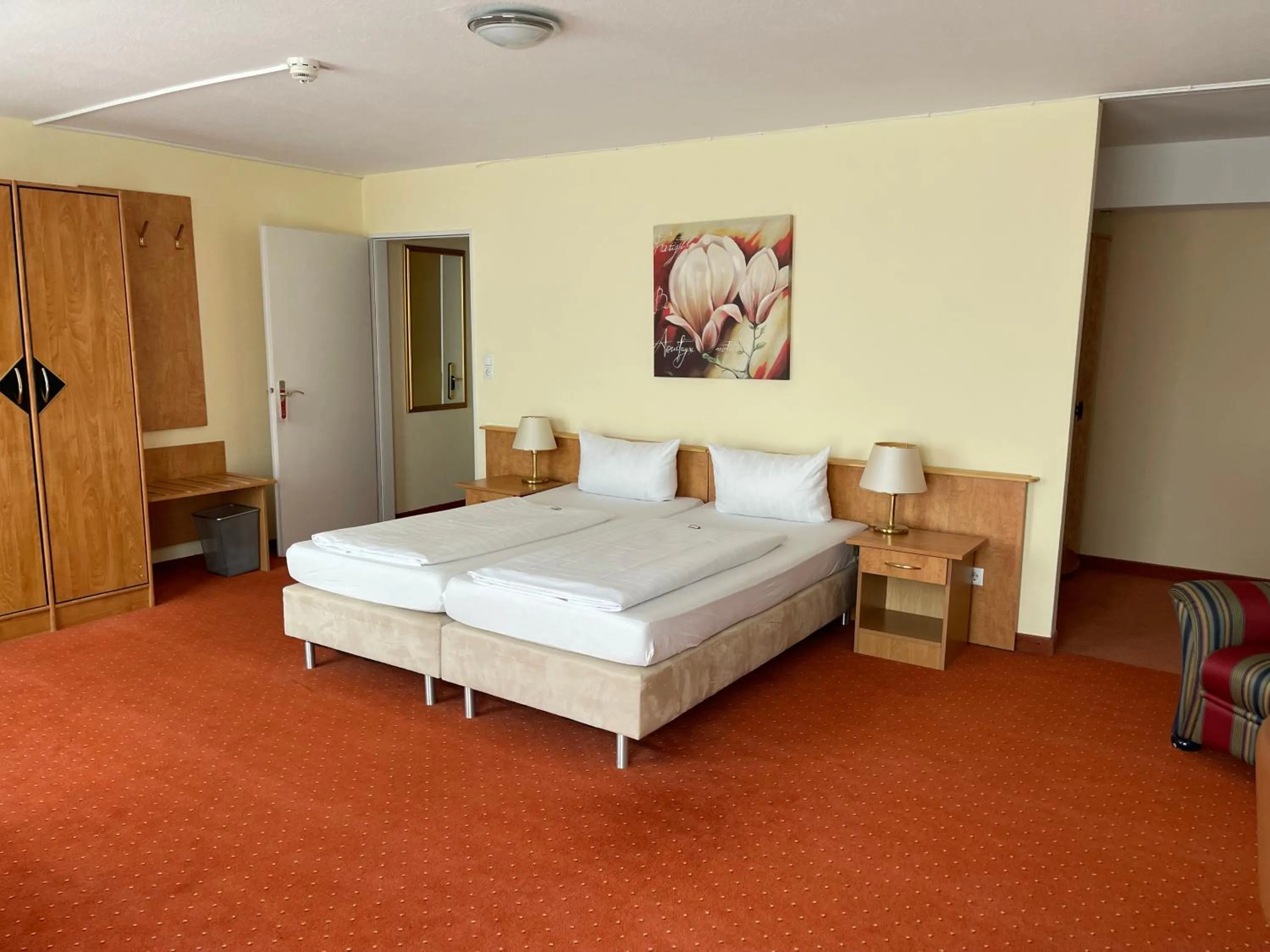 Bed in PANORAMA HOTEL in Neustadt an der Weinstraße