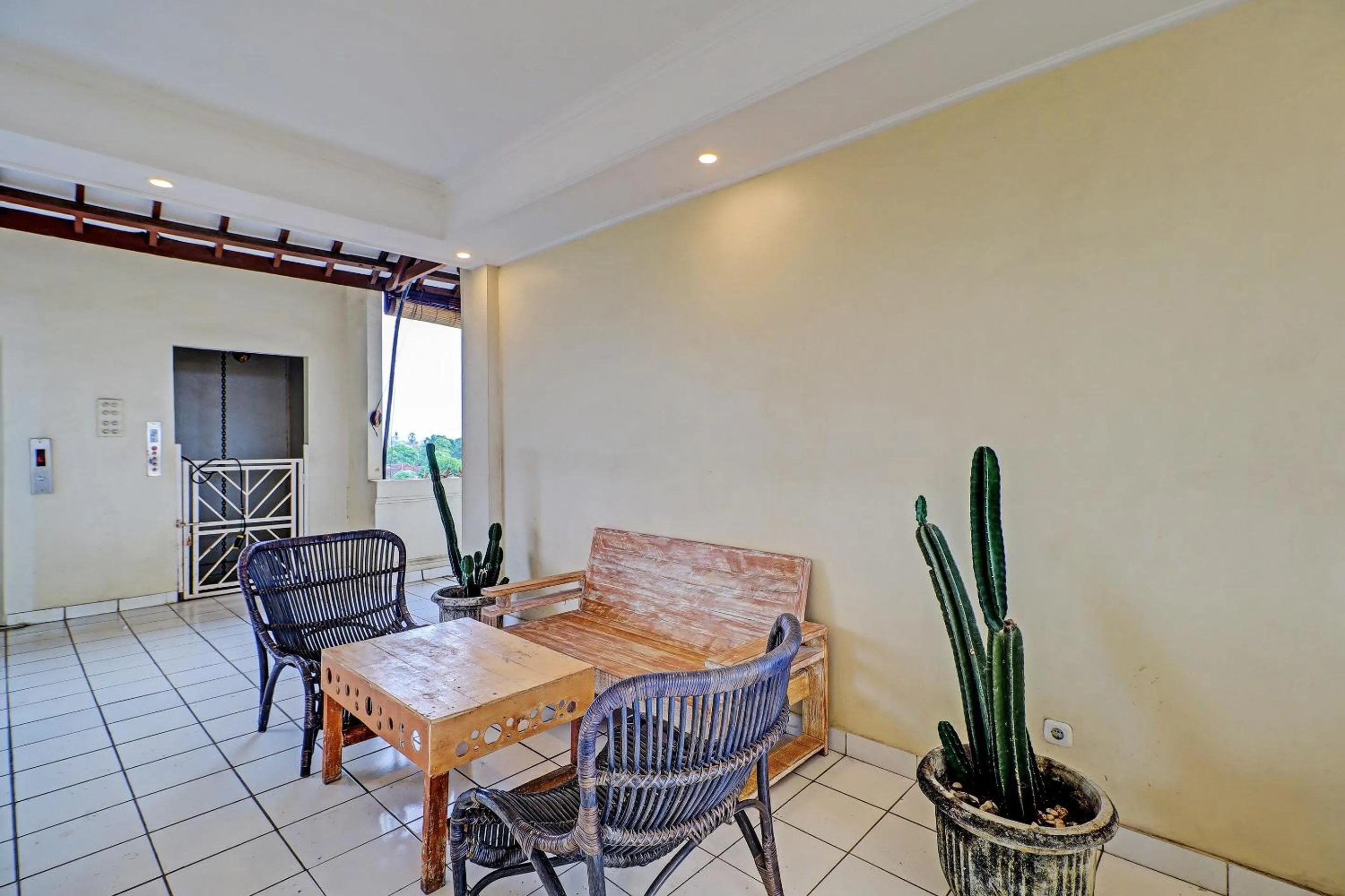 Lobby or reception in Guest House Simalem