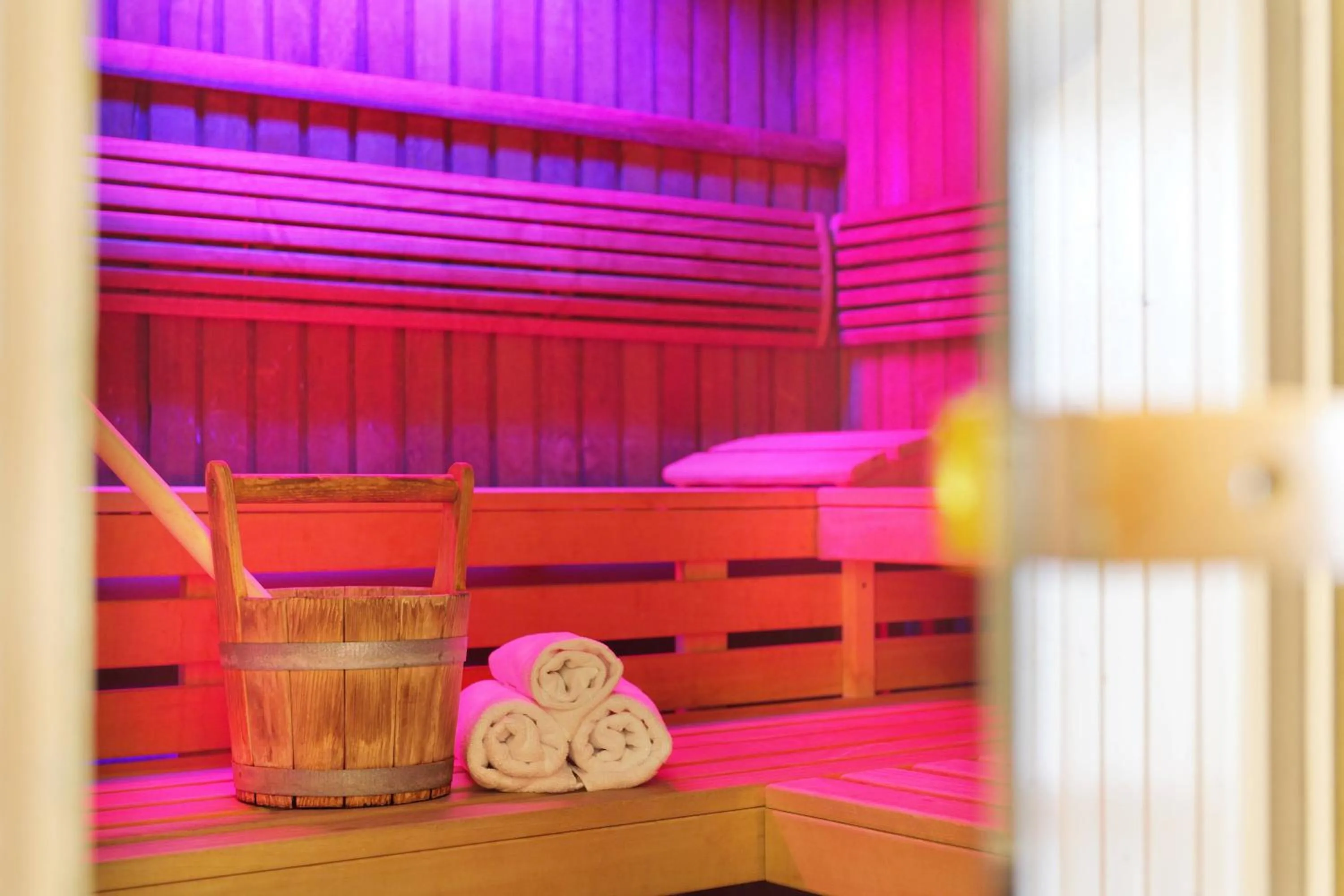 Spa and wellness centre/facilities, Bed in Courtyard by Marriott Dresden