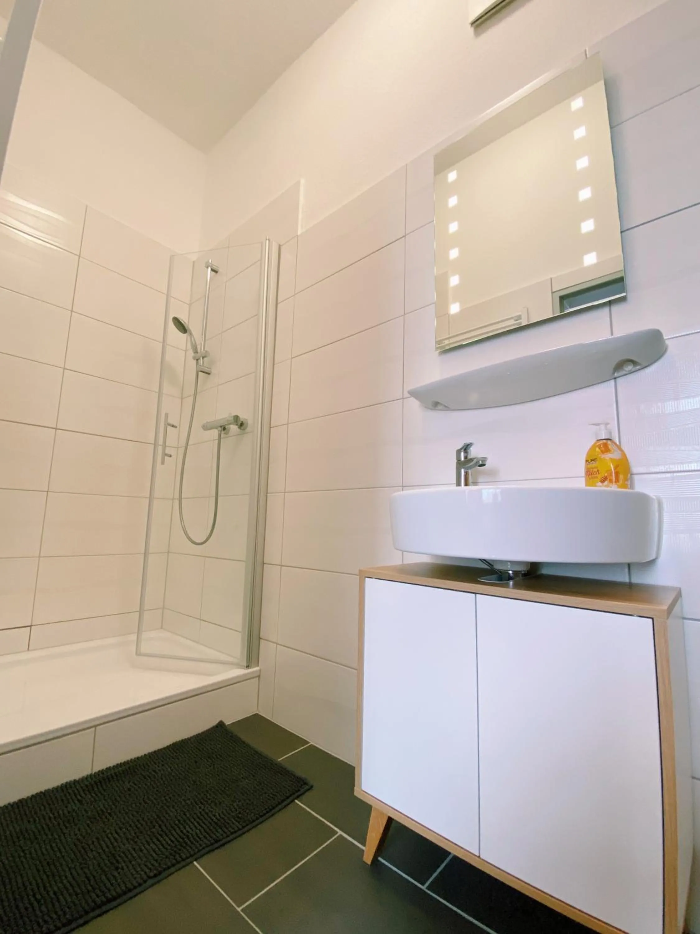 Bathroom in Gästehaus am Museumshafen
