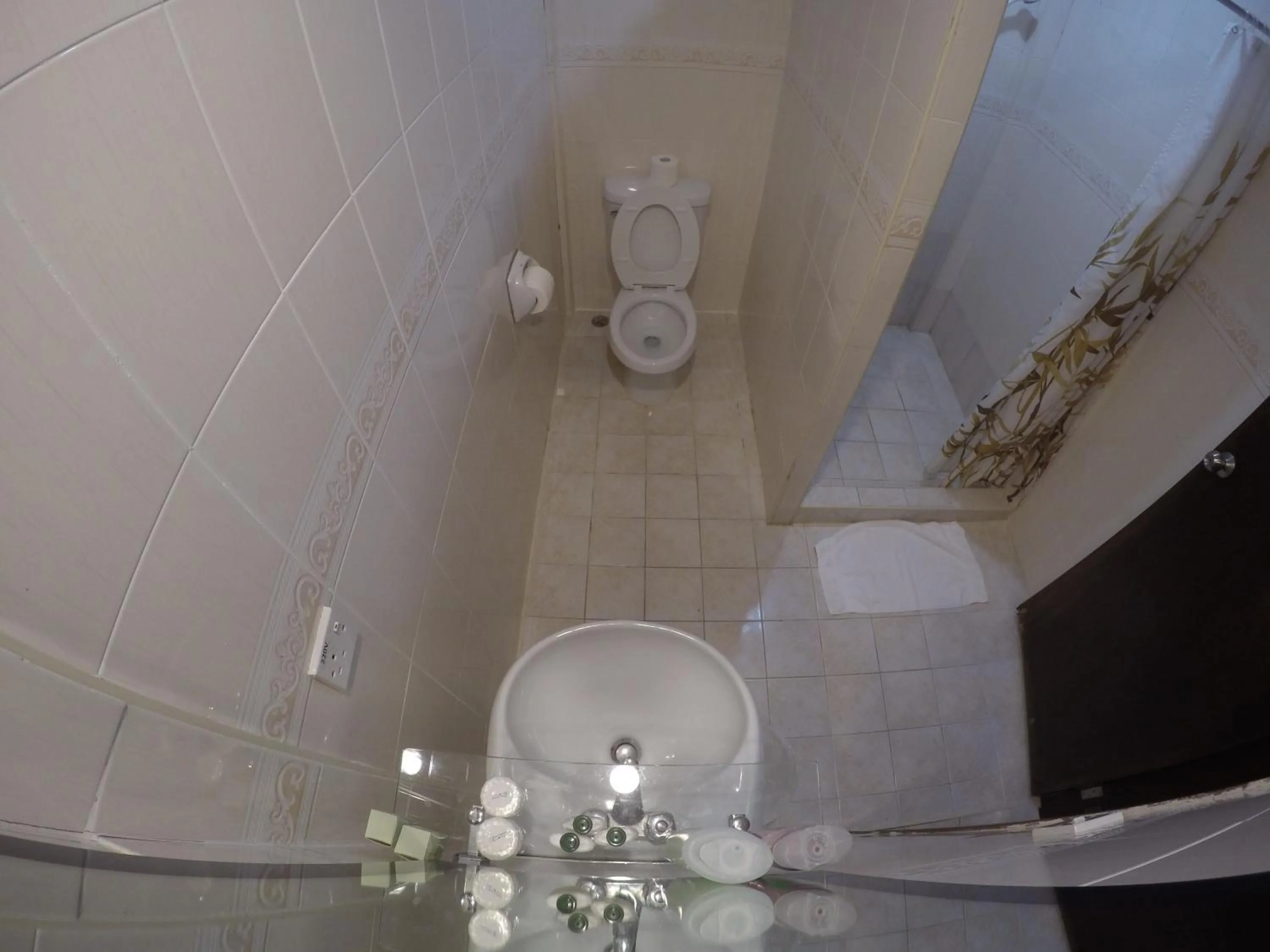 Bathroom in Rose Garden Resort