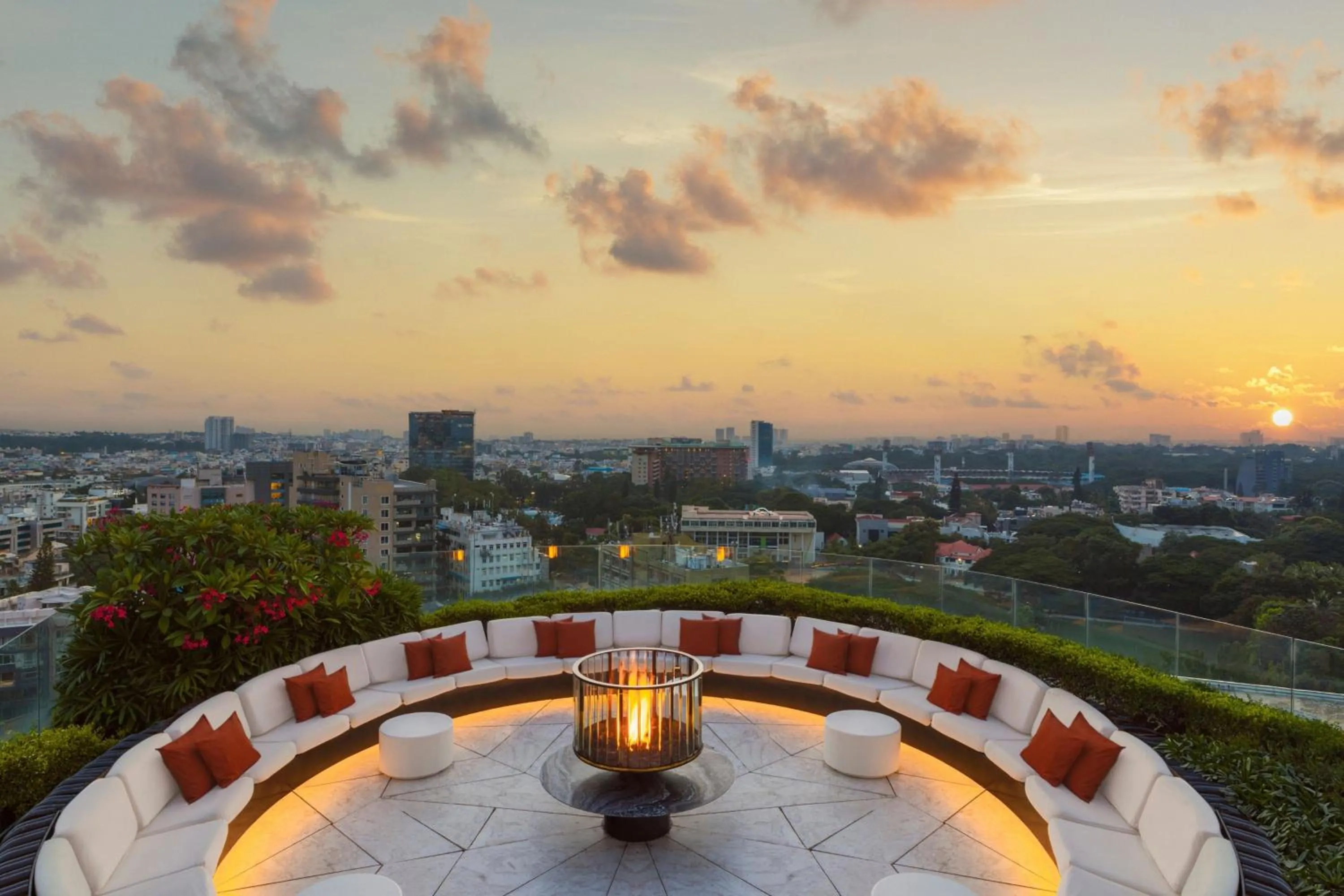 Restaurant/places to eat in The Ritz-Carlton, Bangalore