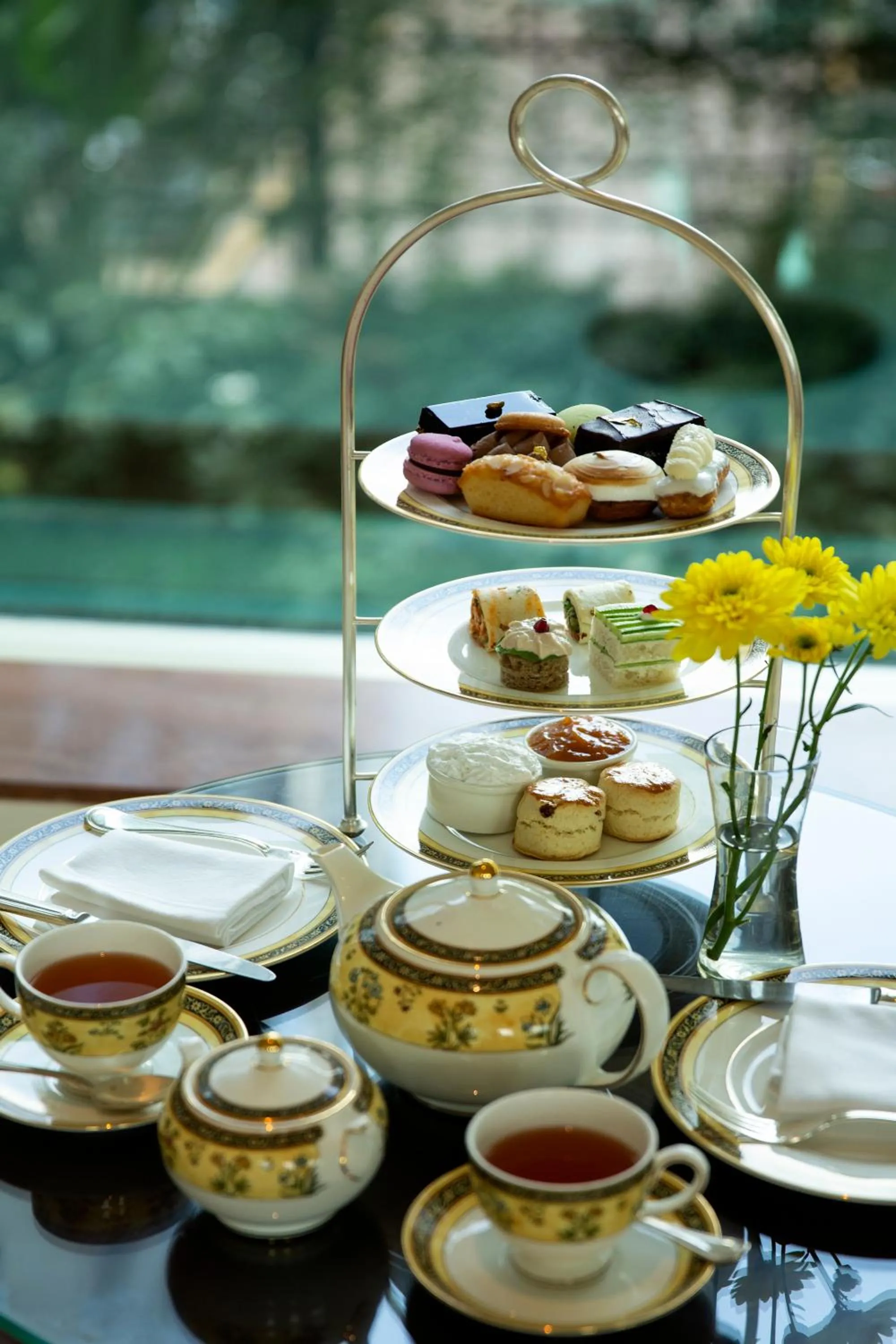 Restaurant/places to eat in The Ritz-Carlton, Bangalore