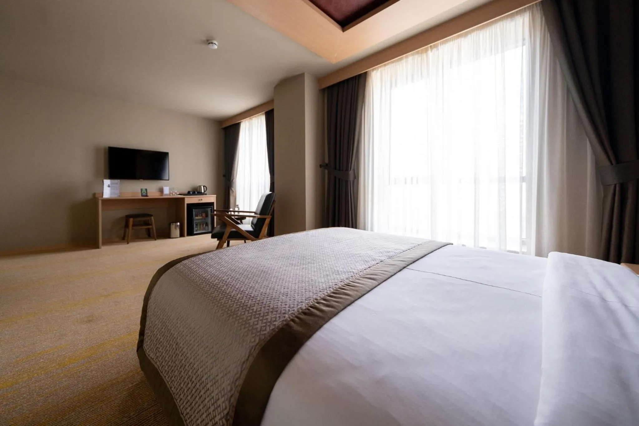 Corner Double Room in Avec Hotel